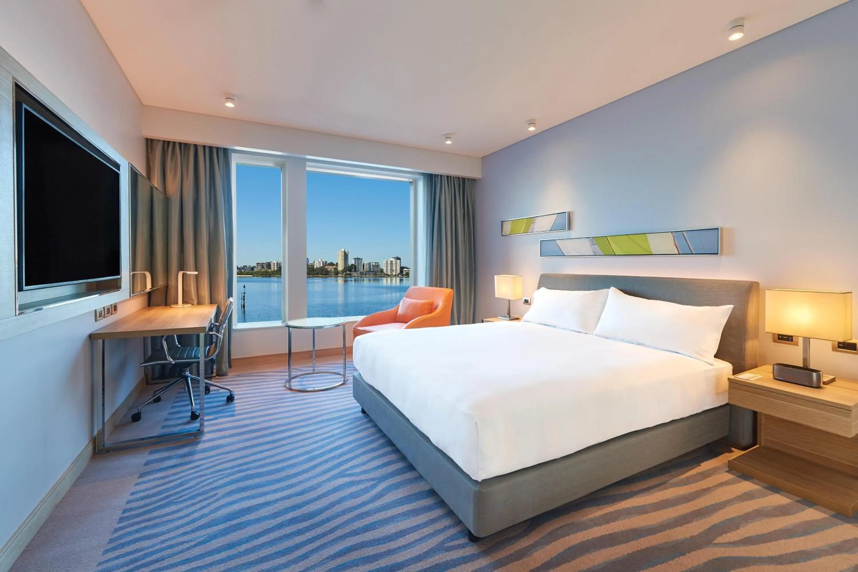Bed in Doubletree By Hilton Perth Waterfront