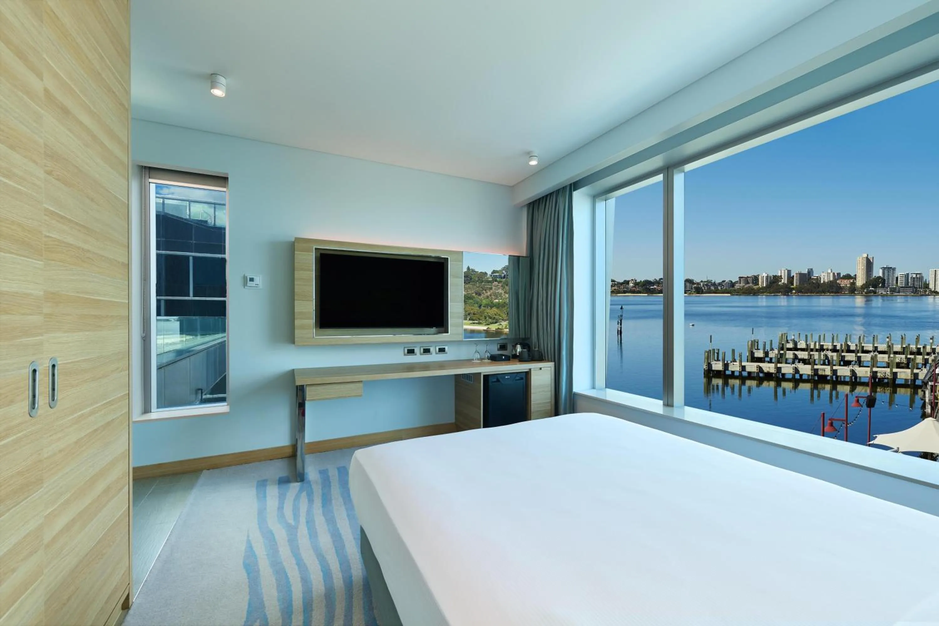 Bed in Doubletree By Hilton Perth Waterfront