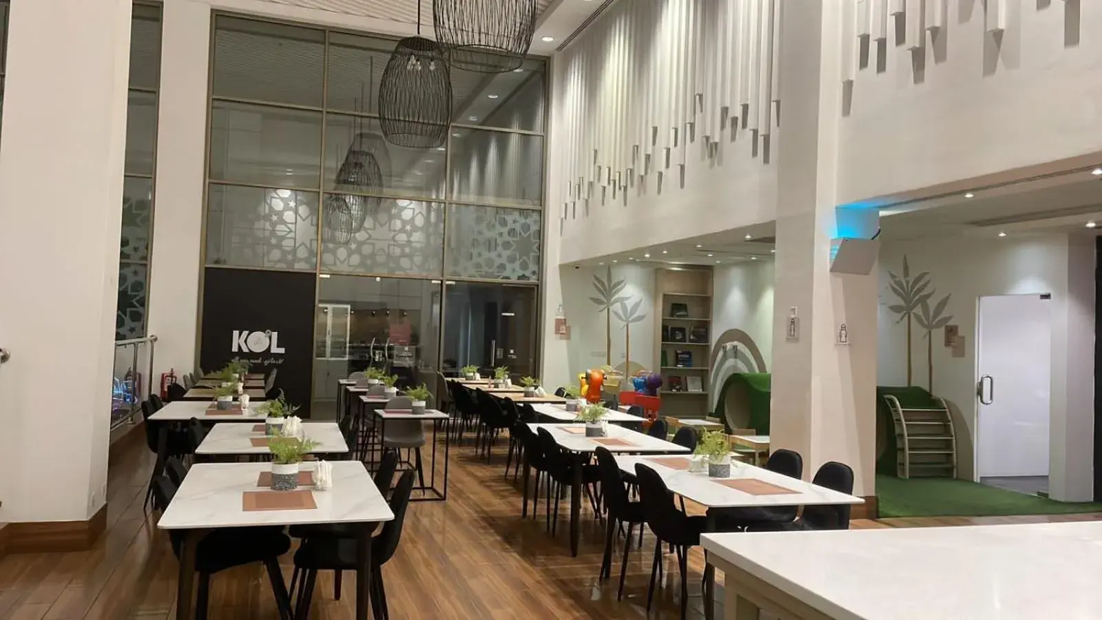 Restaurant/places to eat in Dara Qurtubah Hotel Restaurant/places to eat in Dara Qurtubah Hotel