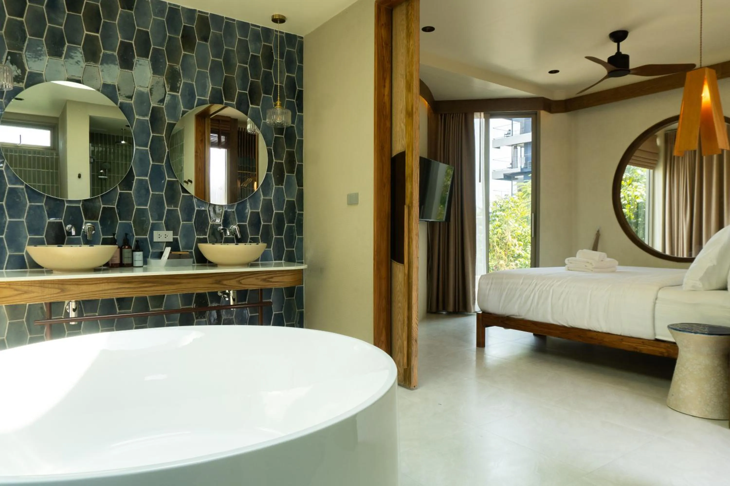 Bathroom, Bed in Seamira House Huahin