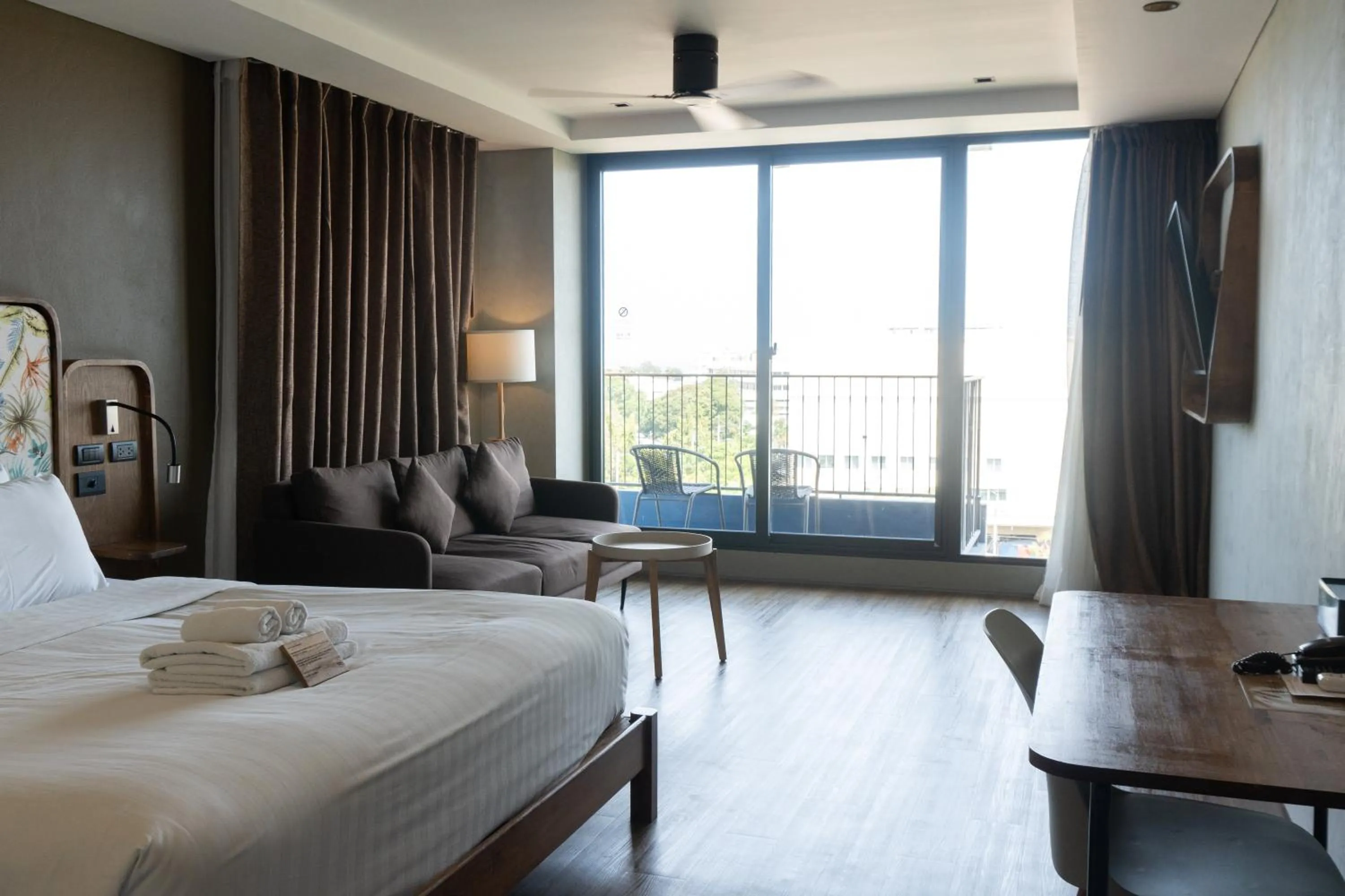 Photo of the whole room, Bed in Seamira House Huahin