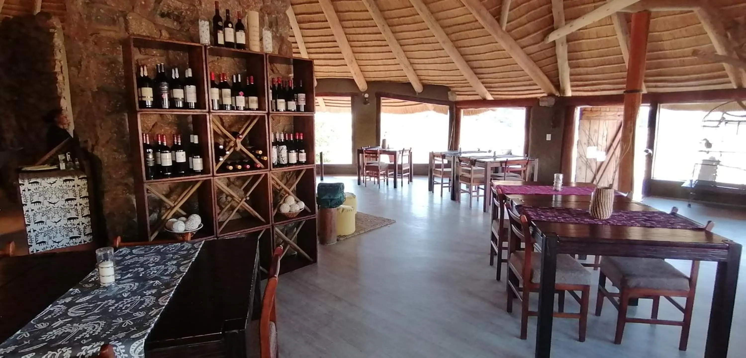 Restaurant/places to eat in Ondudu Safari Lodge