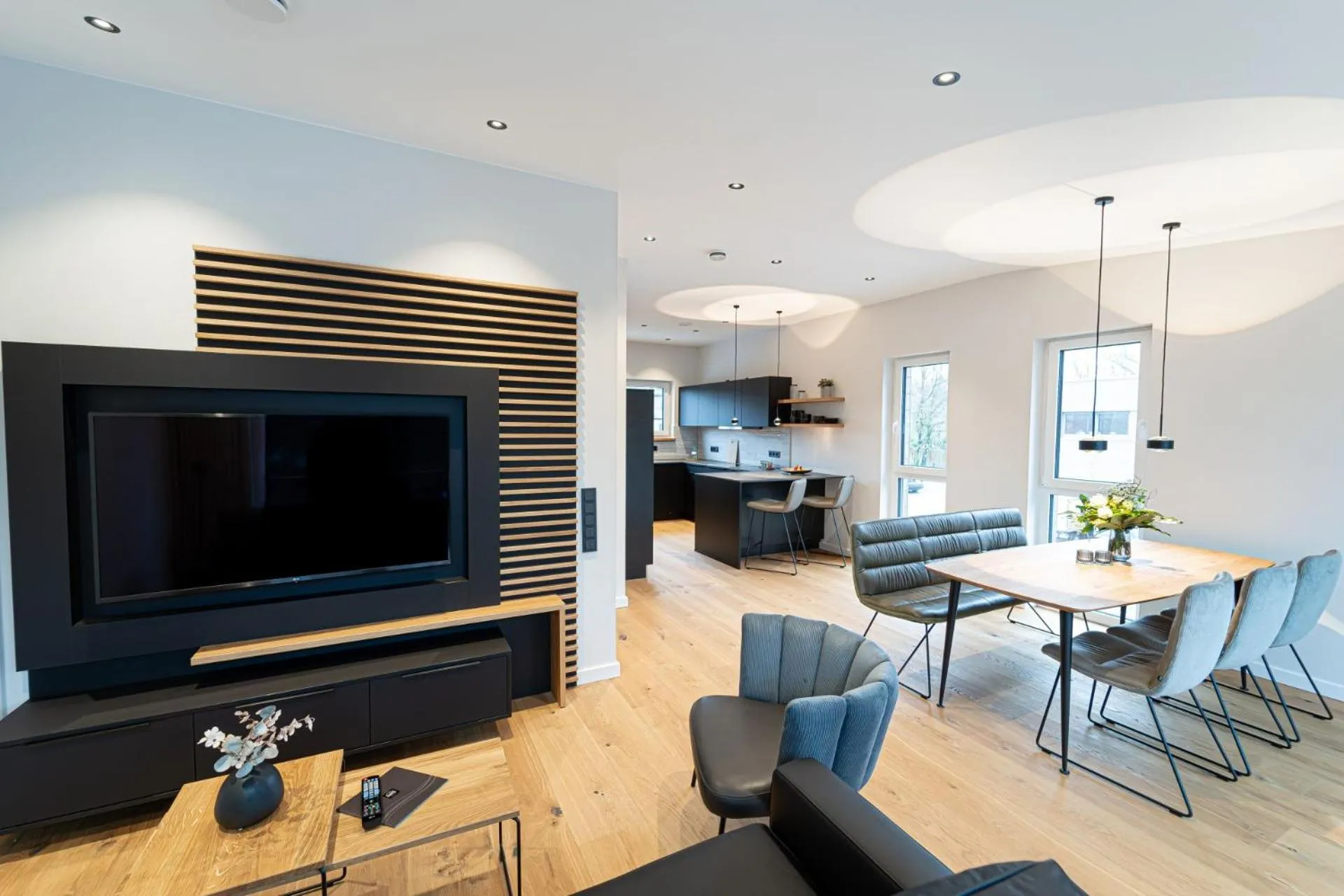 TV and multimedia in See und Sporthotel Ankum mit Lakeside Apartments