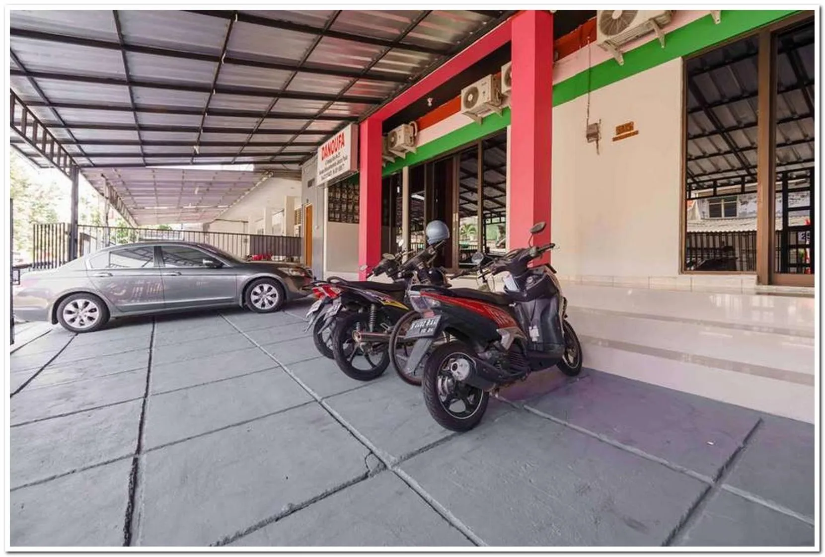 Property building in RedDoorz near JIEXPO Kemayoran 2