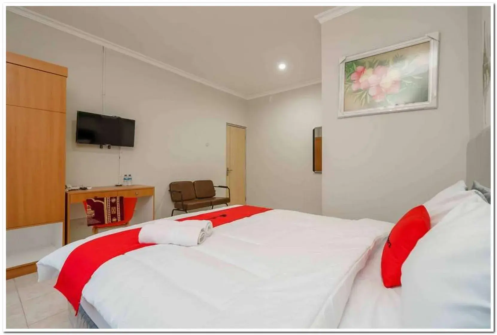 Bedroom, Bed in RedDoorz near JIEXPO Kemayoran 2 Bedroom, Bed in RedDoorz near JIEXPO Kemayoran 2