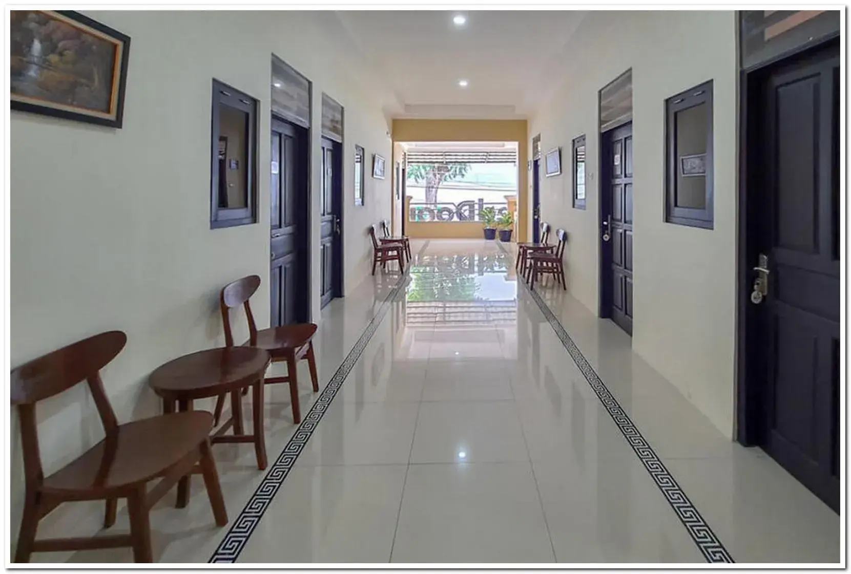 Facade/entrance in RedDoorz Syariah near Solo Square Mall Facade/entrance in RedDoorz Syariah near Solo Square Mall