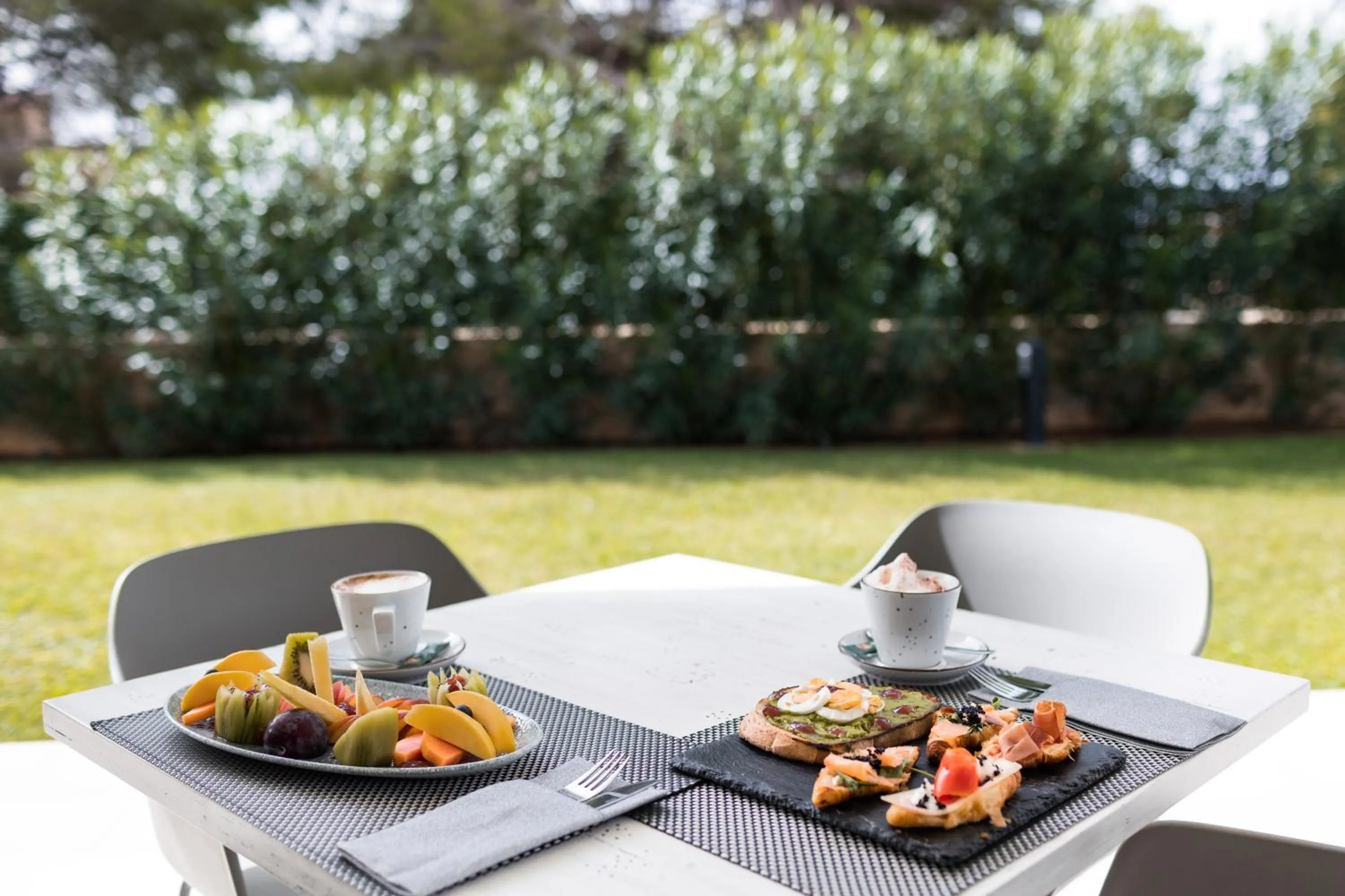 Breakfast in Petit Sagitario Adults only