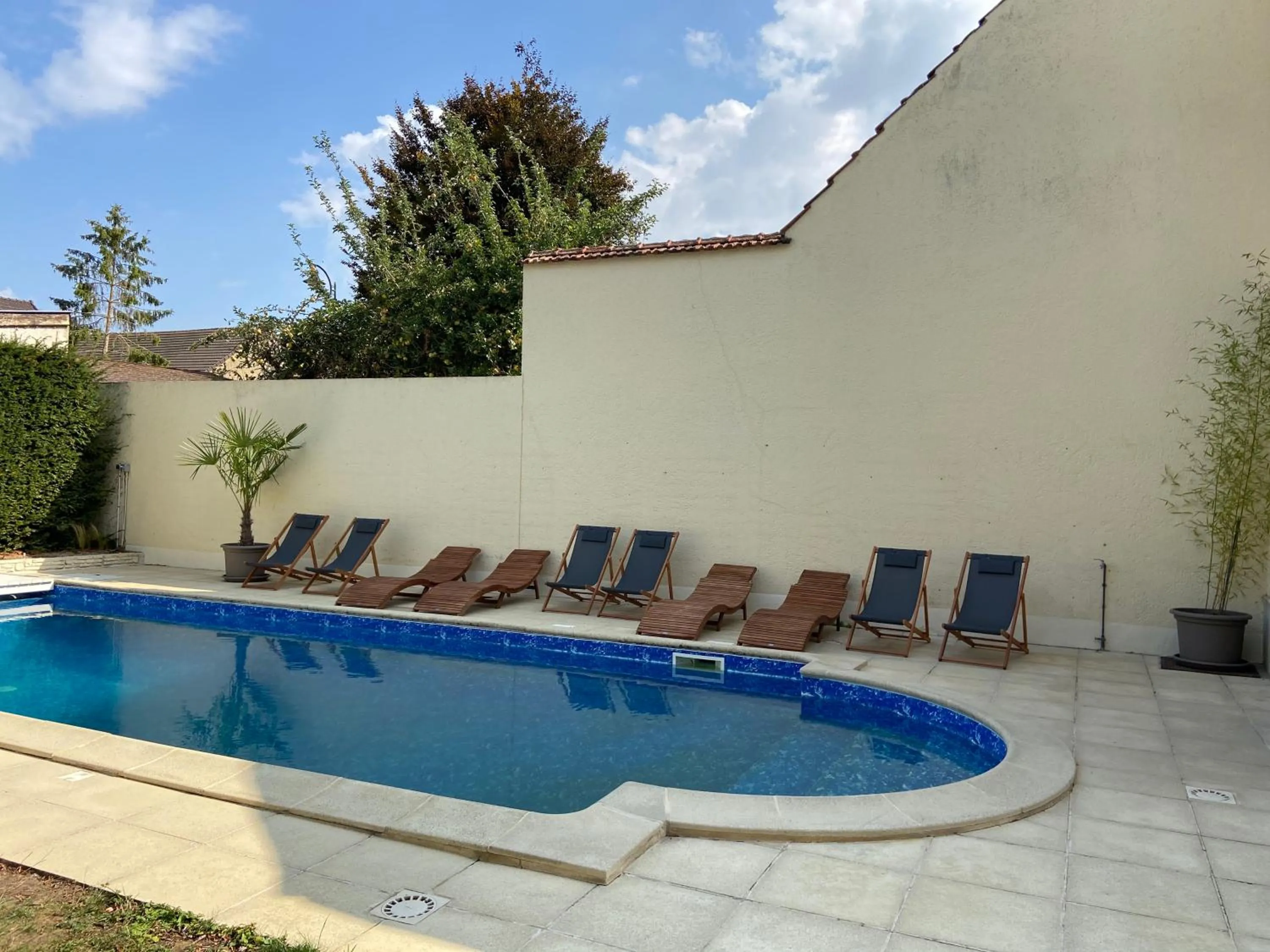 Swimming pool in Au fil de l’Ô