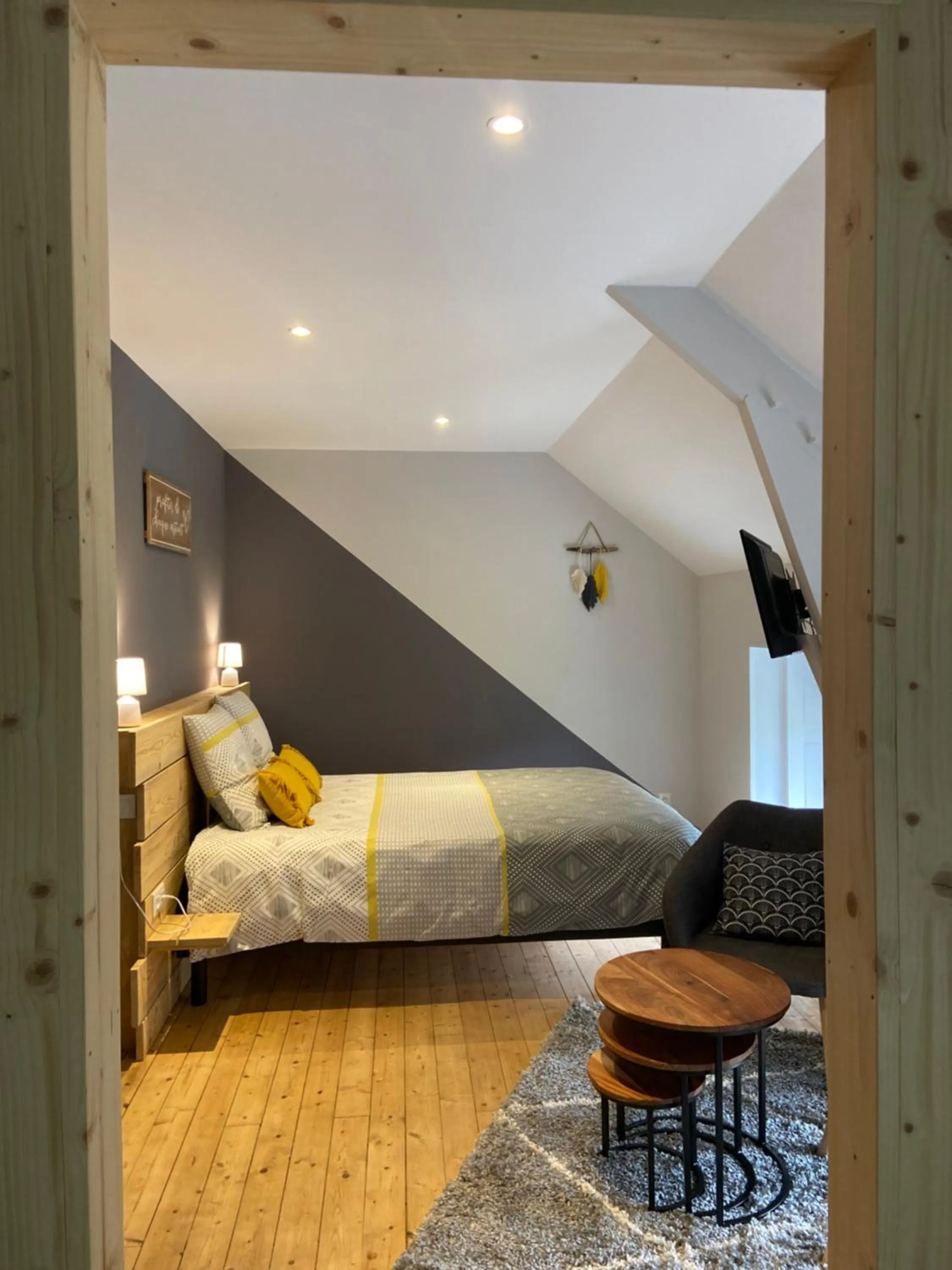 Bedroom, Bed in Au fil de l’Ô