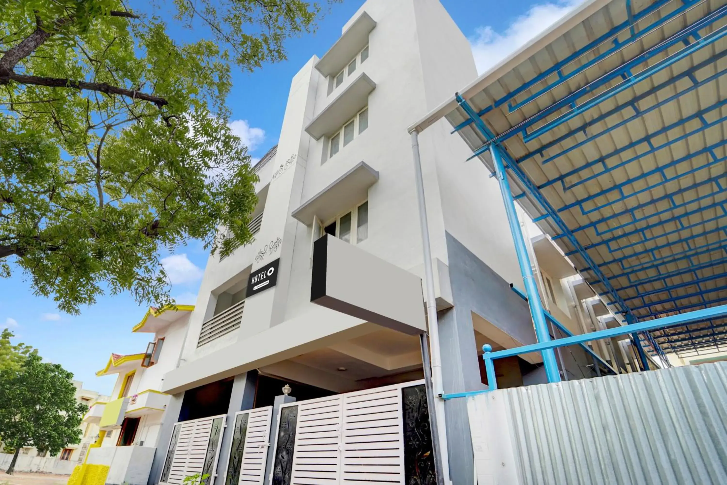 Facade/entrance in Super Hotel O Madurai Near Bus Stand Facade/entrance in Super Hotel O Madurai Near Bus Stand