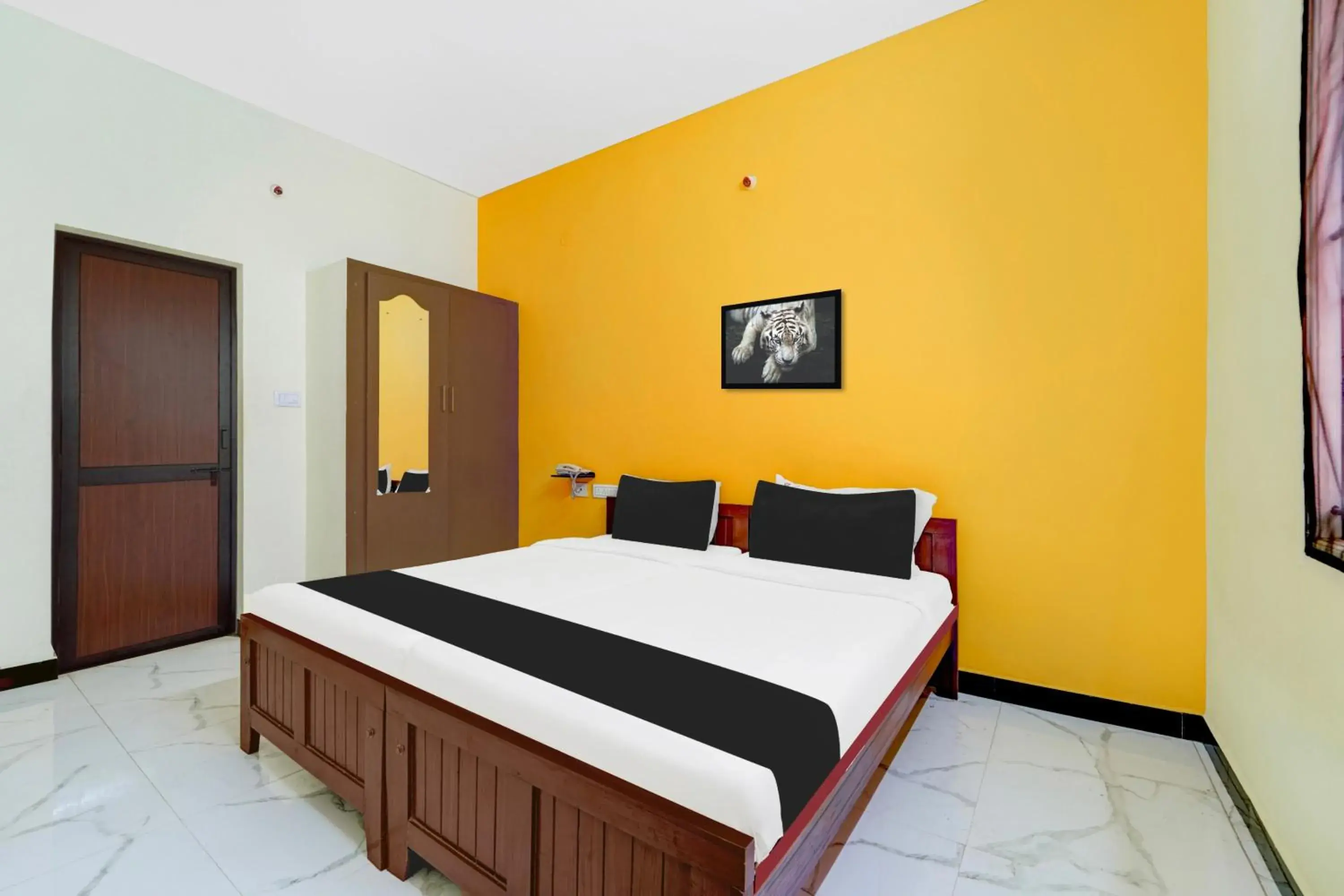 Bedroom, Bed in Super Hotel O Madurai Near Bus Stand Bedroom, Bed in Super Hotel O Madurai Near Bus Stand