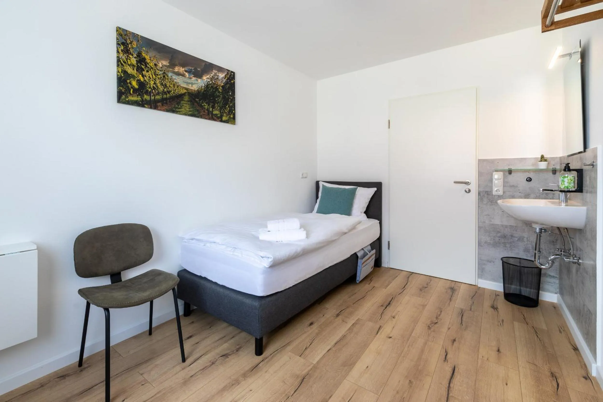 Photo of the whole room, Bed in Hotel Clement - Bed & Breakfast