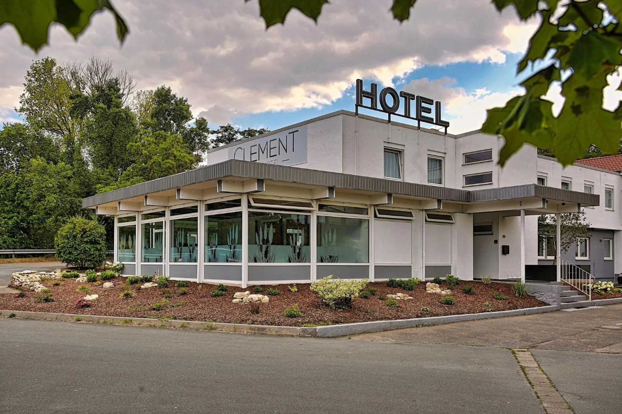 Property building in Hotel Clement - Bed & Breakfast