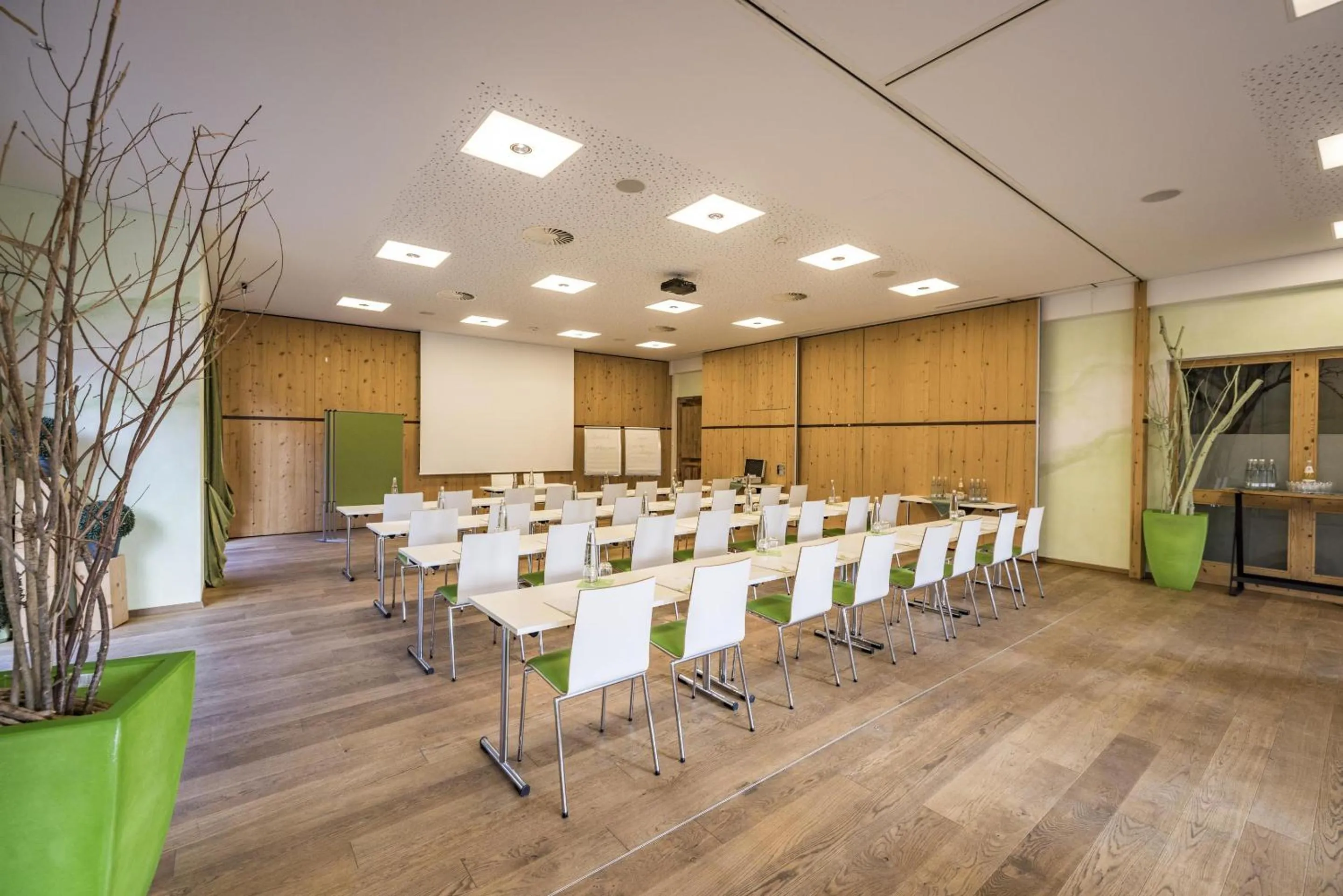 Meeting/conference room in Feuriger Tatzlwurm Berghotel & Spa, BW Signature Collection