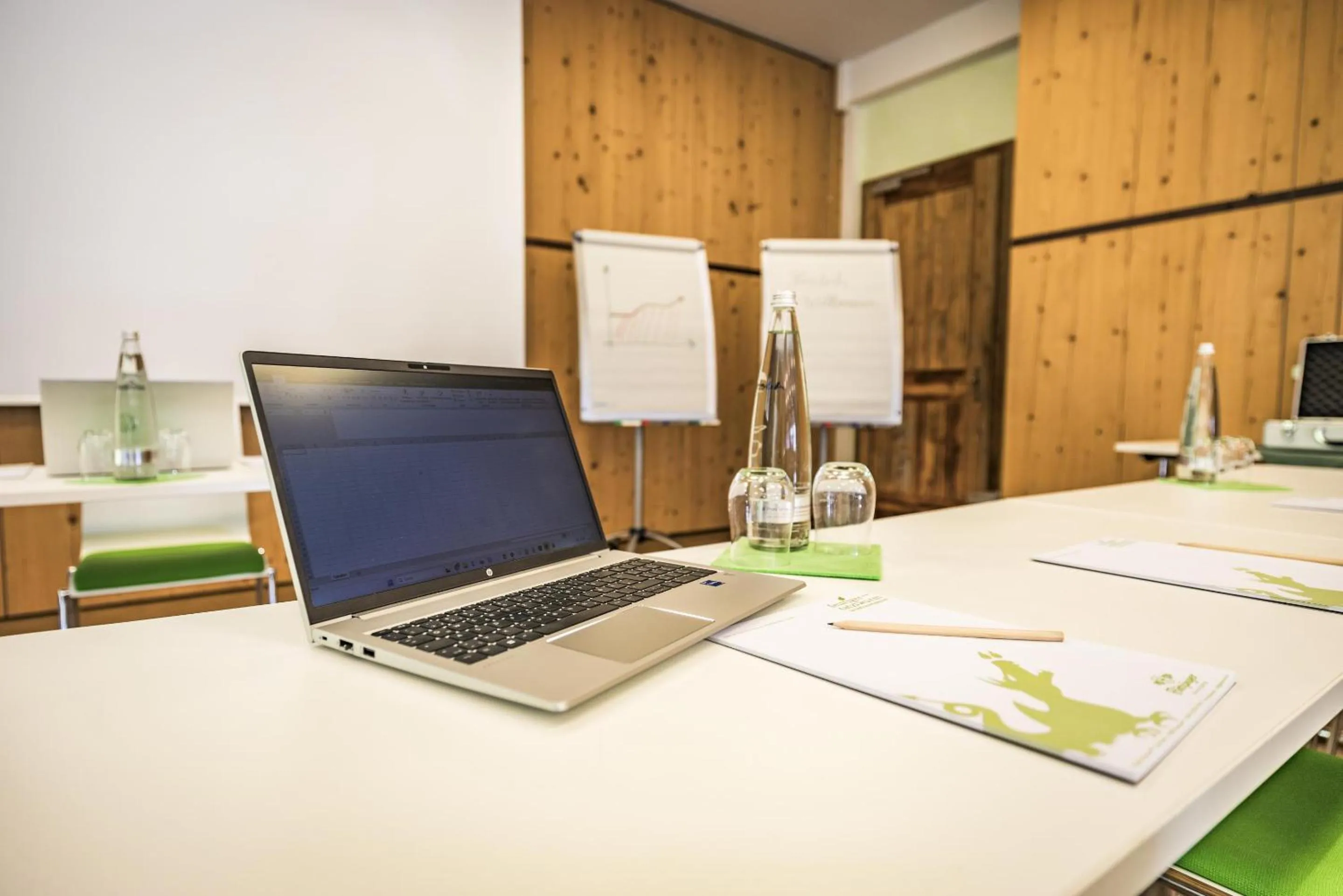 Meeting/conference room in Feuriger Tatzlwurm Berghotel & Spa, BW Signature Collection