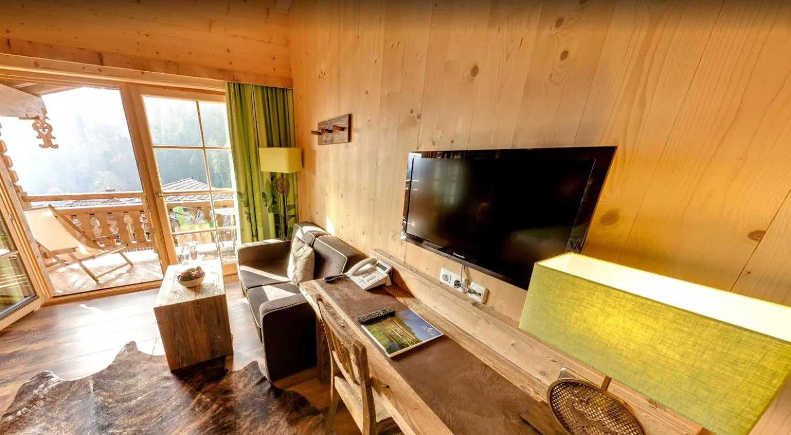 TV and multimedia in Feuriger Tatzlwurm Berghotel & Spa, BW Signature Collection