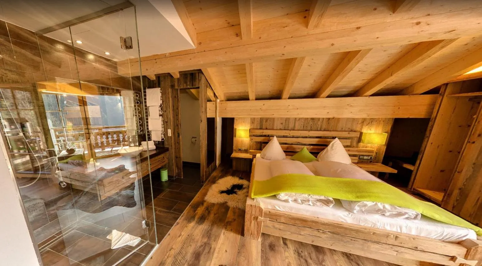 Bathroom, Bed in Feuriger Tatzlwurm Berghotel & Spa, BW Signature Collection