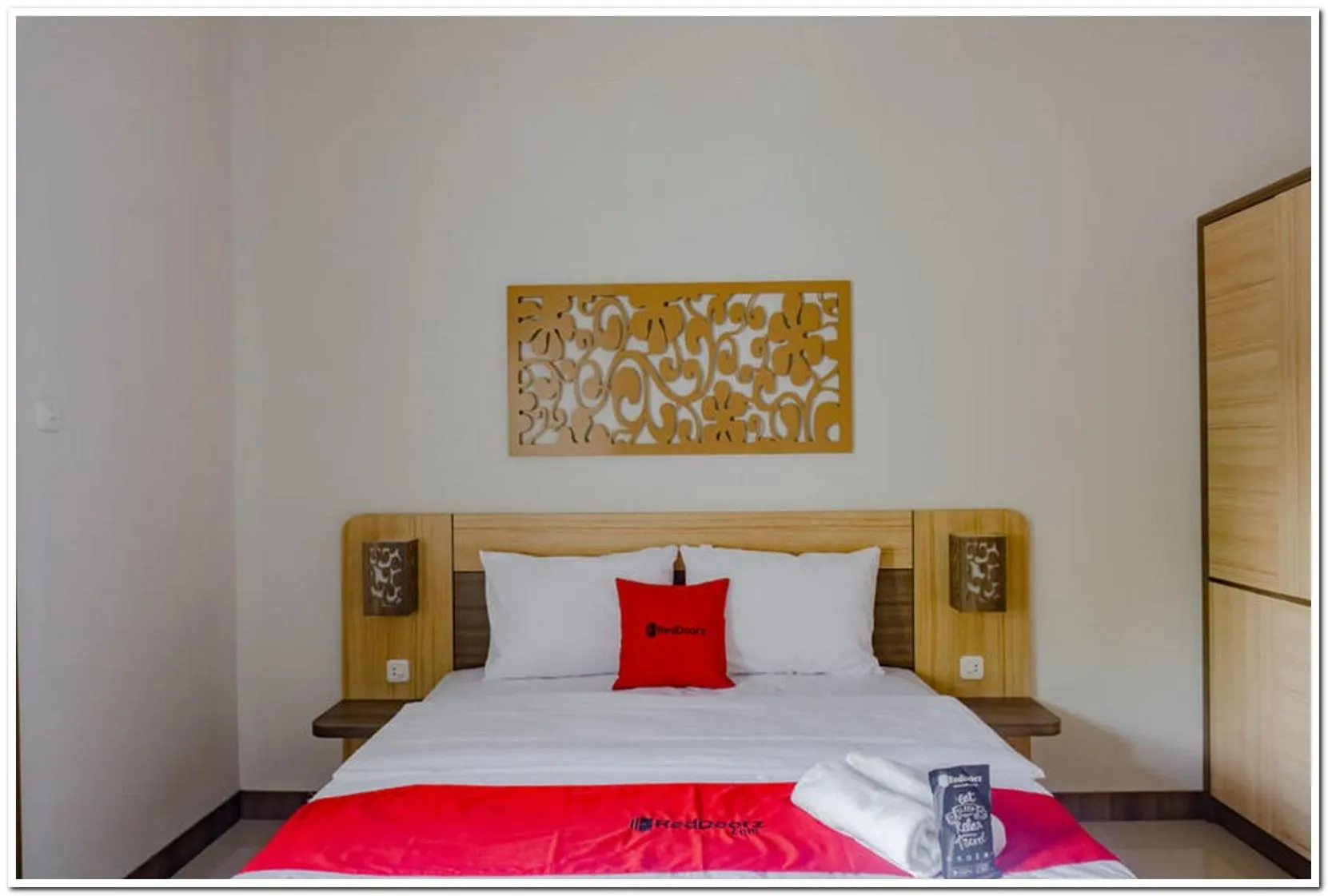 Bed in RedDoorz near Jogja City Mall 4