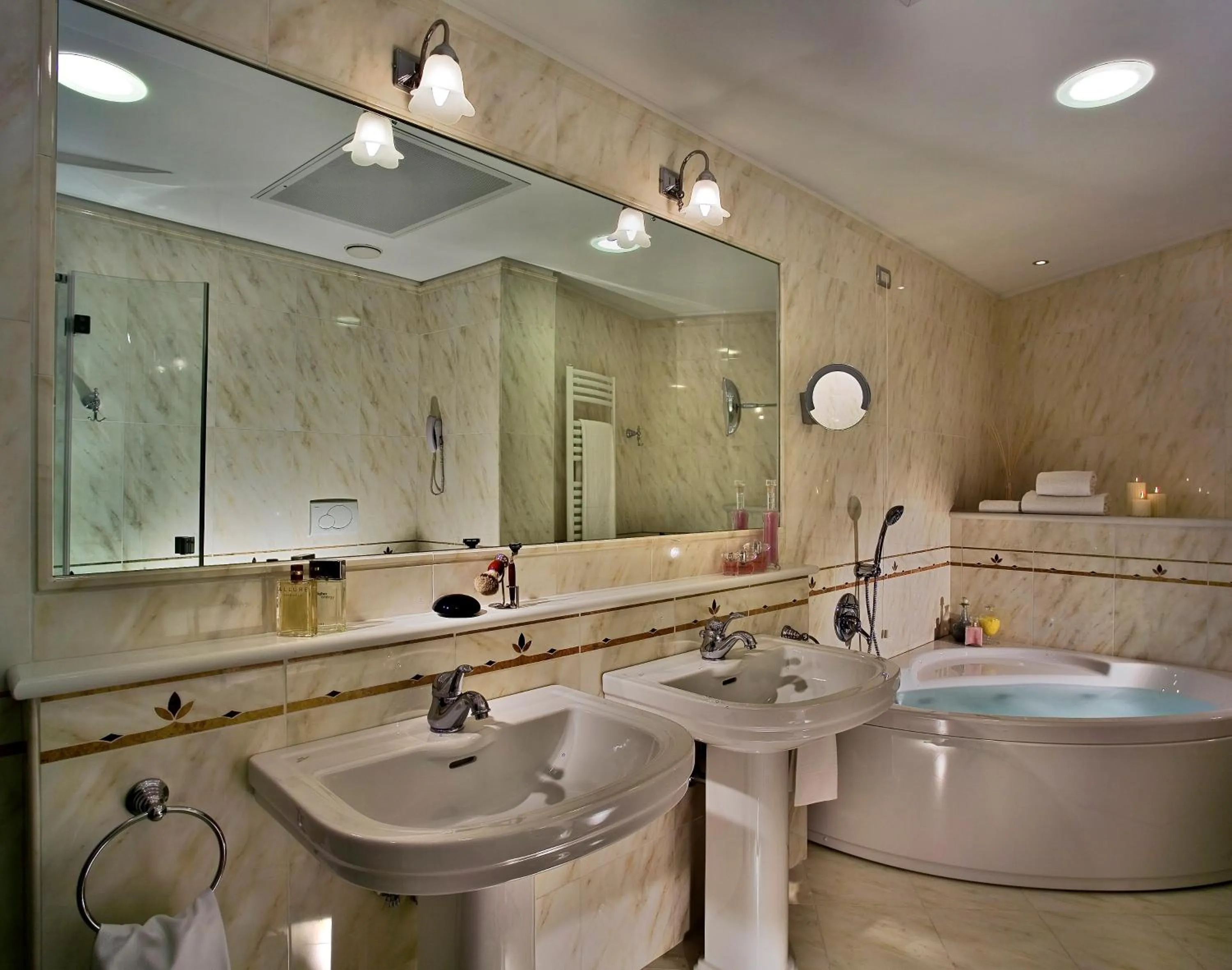 Bathroom in Tritone LUXURY HOTEL THERMAE & SPA