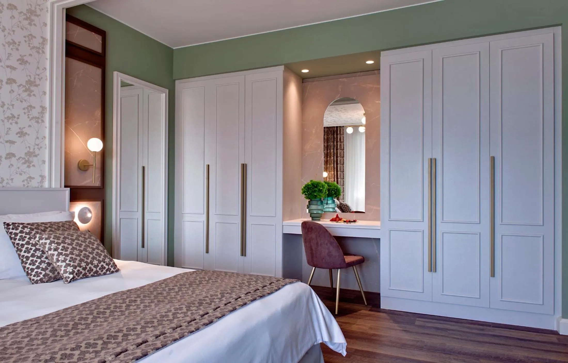 Bed in Tritone LUXURY HOTEL THERMAE & SPA