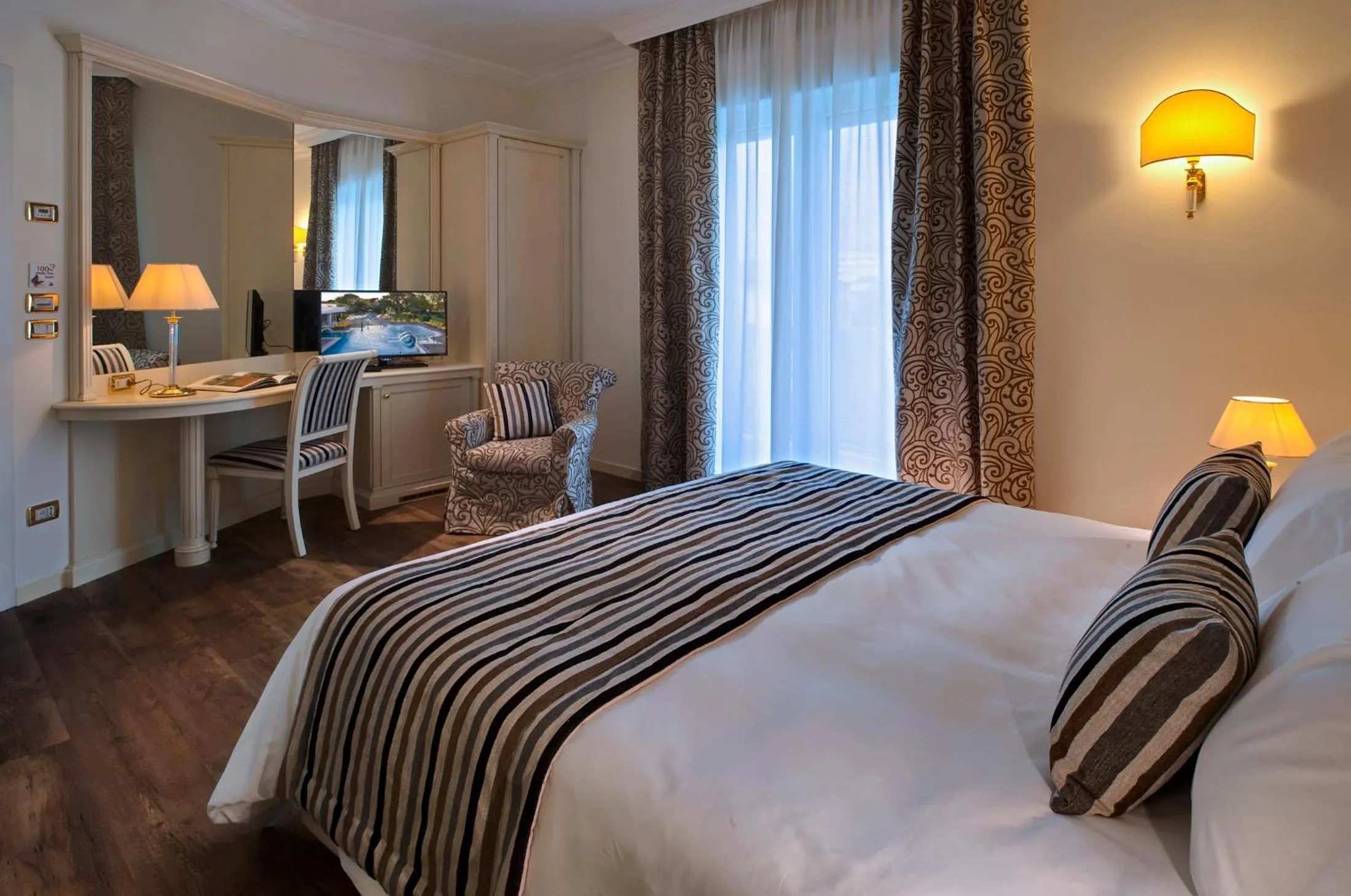 Bedroom, Bed in Tritone LUXURY HOTEL THERMAE & SPA