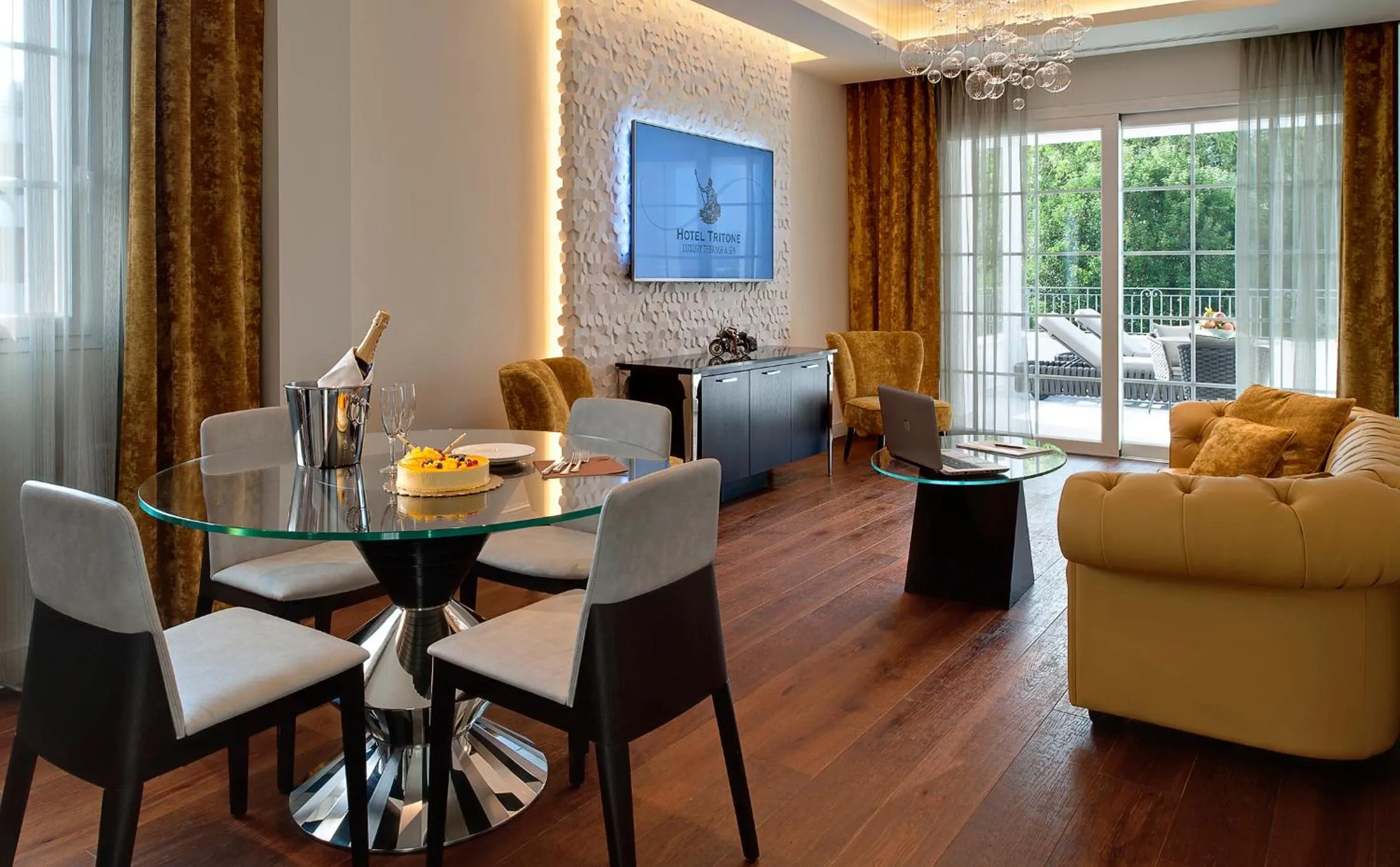 Balcony/Terrace in Tritone LUXURY HOTEL THERMAE & SPA