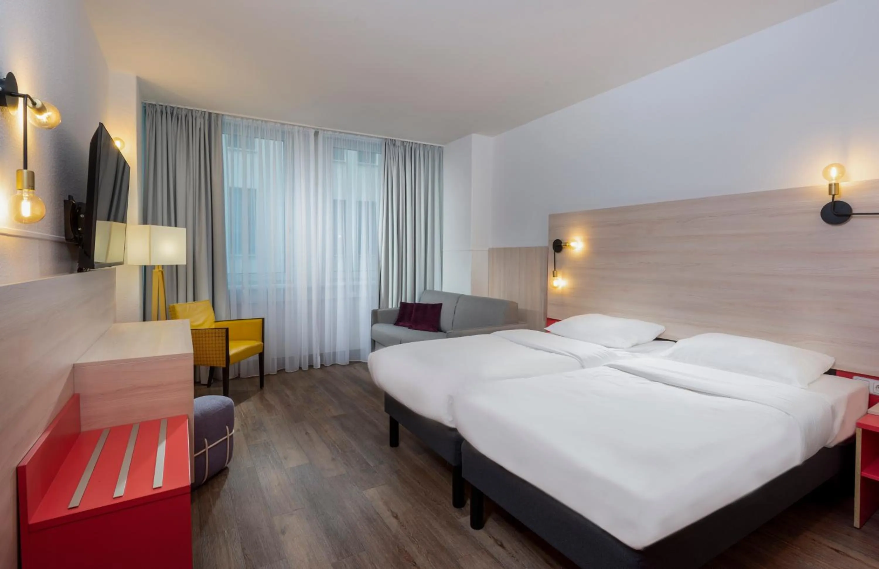 Bedroom, Bed in greet Berlin Alexanderplatz