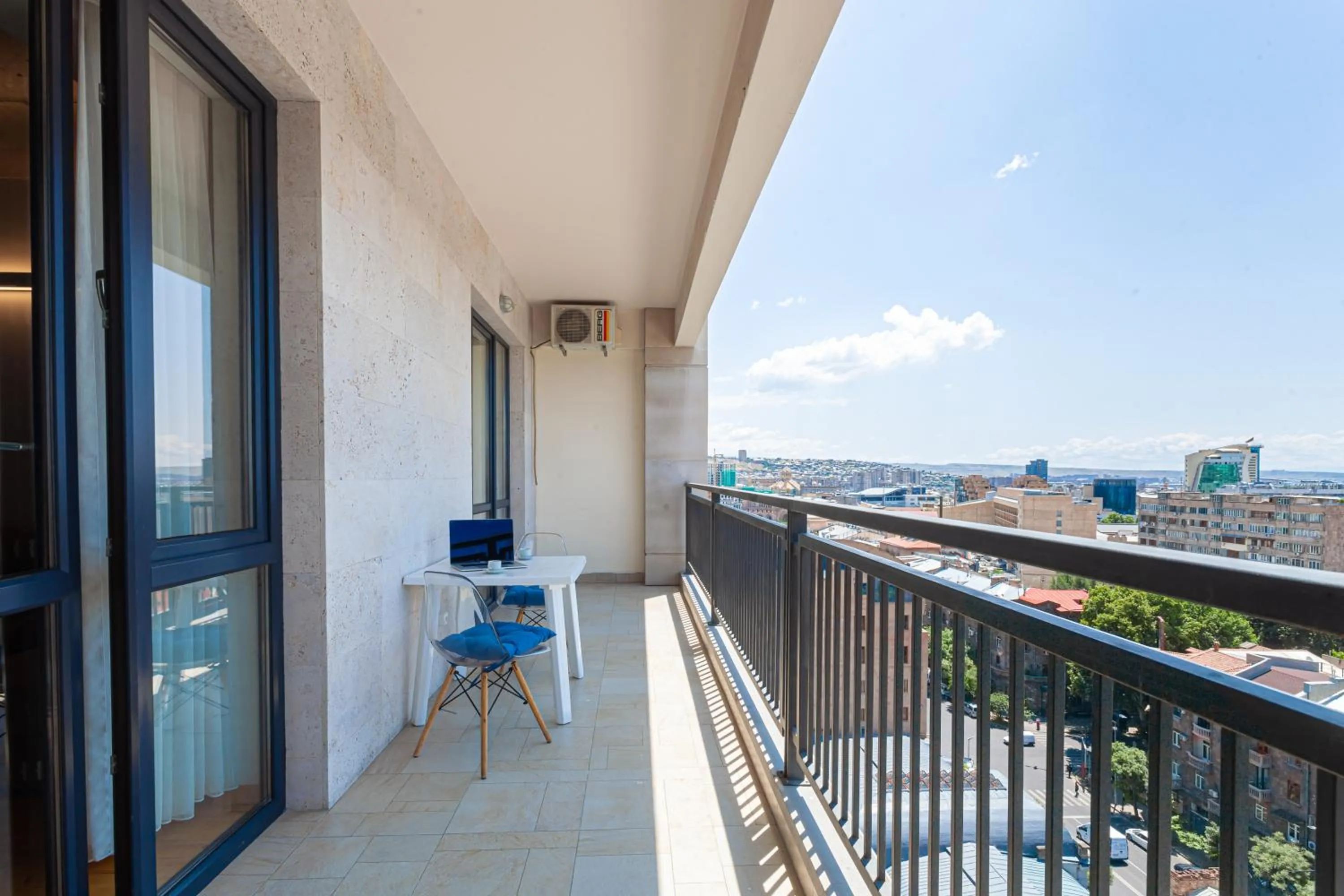 Balcony/Terrace in Apart-hotel on Koghbatsi 16