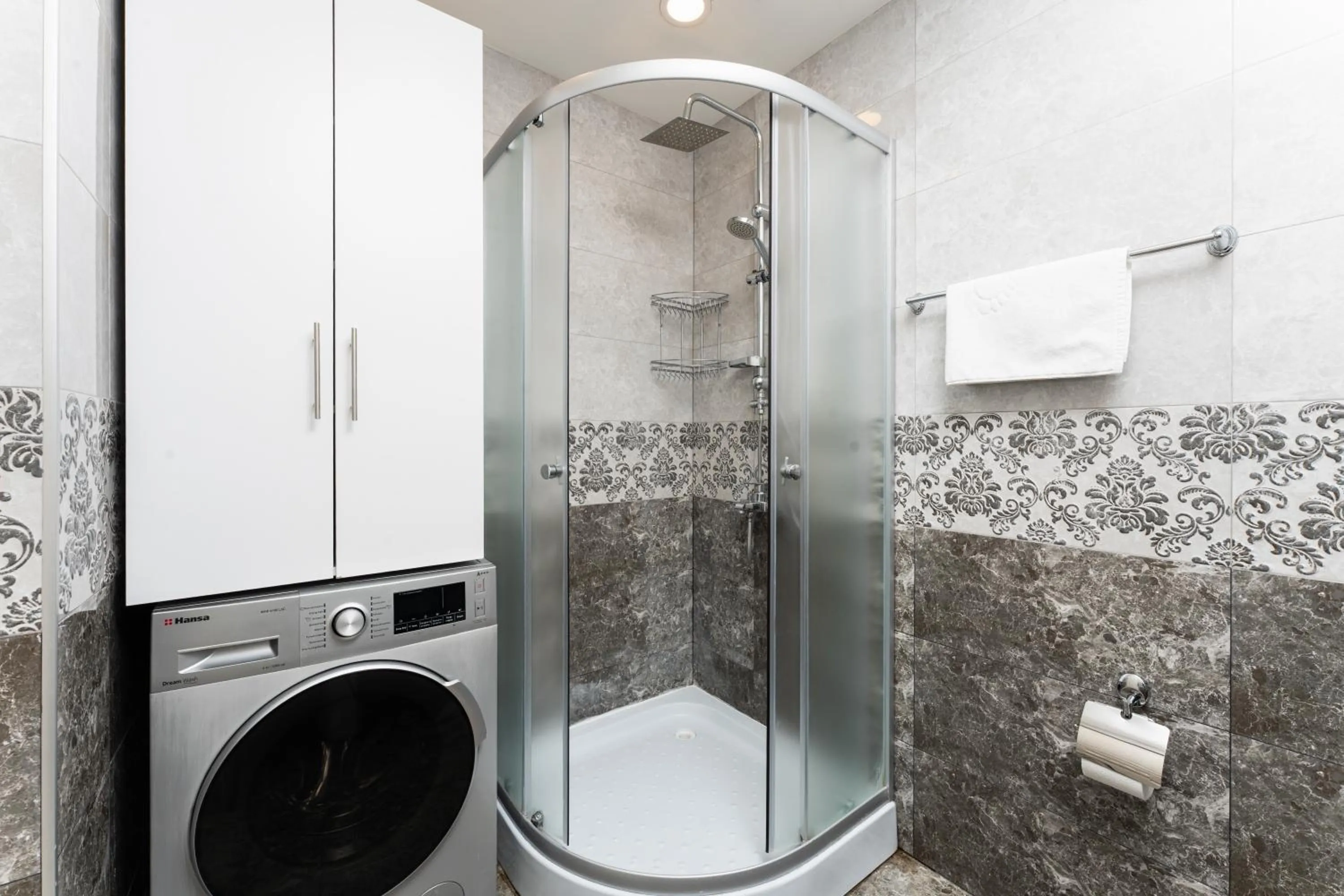 Shower in Apart-hotel on Koghbatsi 16