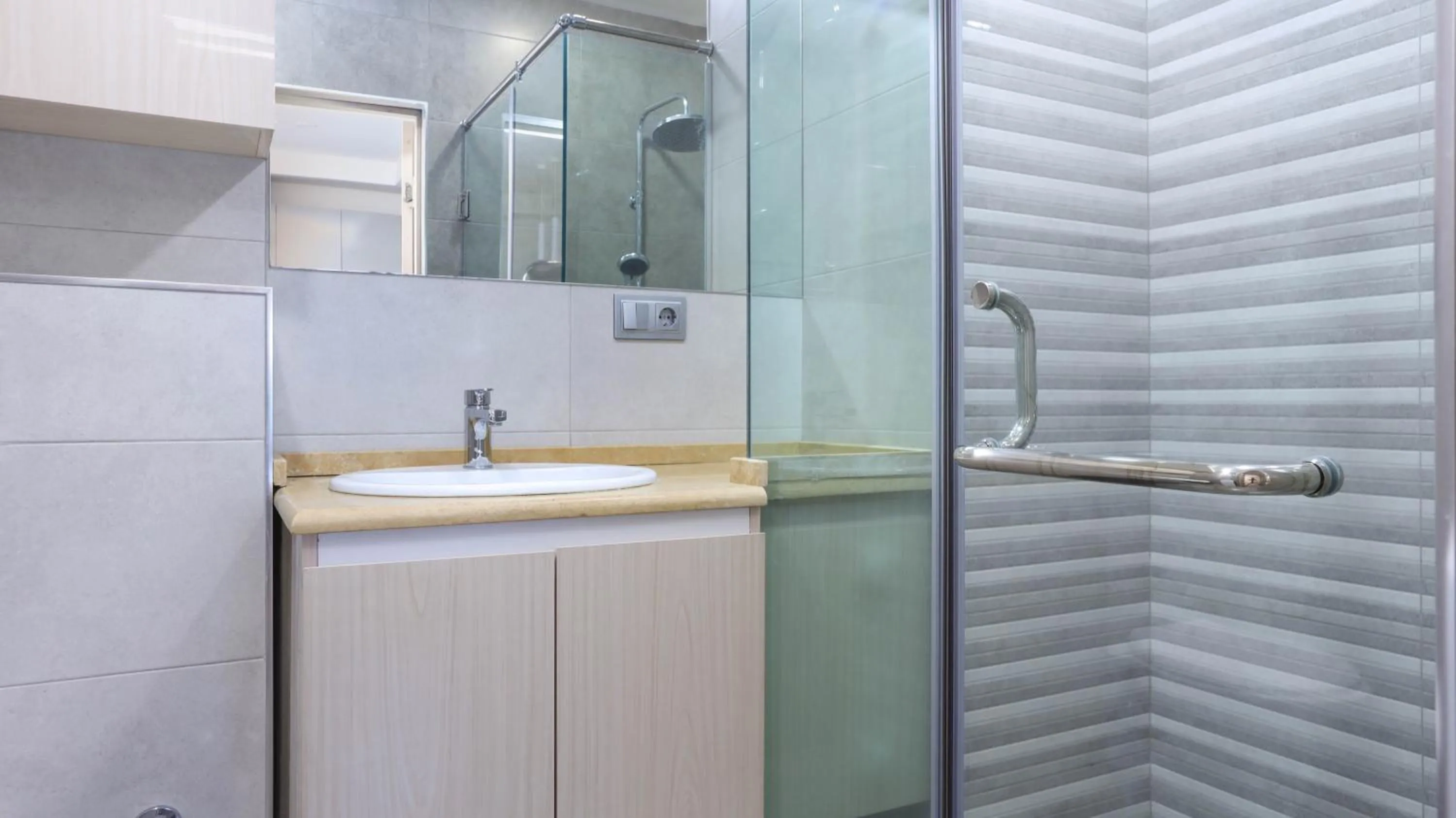 Shower in Apart-hotel on Koghbatsi 16