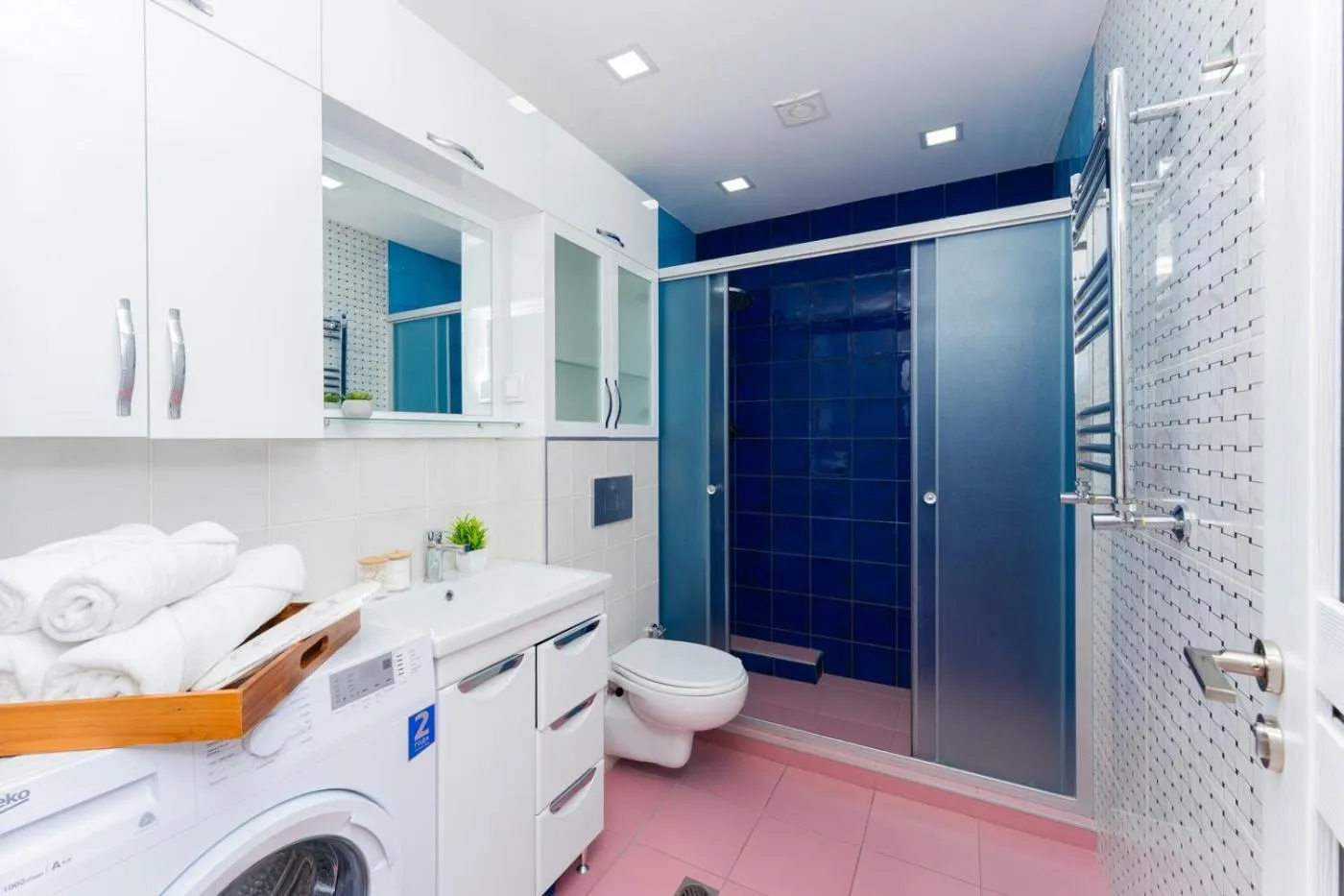 Shower in Apart-hotel on Koghbatsi 16