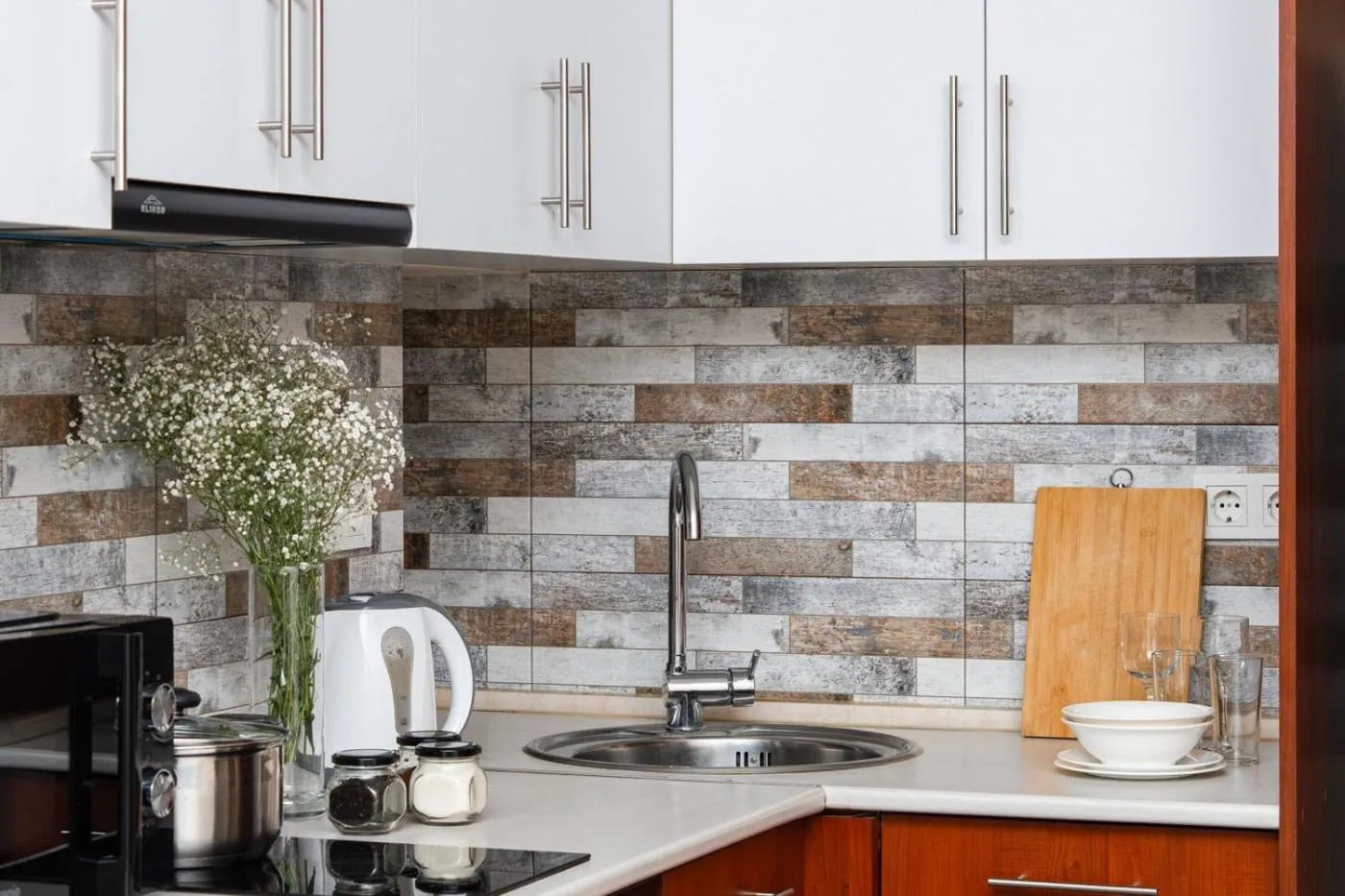 Kitchen or kitchenette in Apart-hotel on Koghbatsi 16