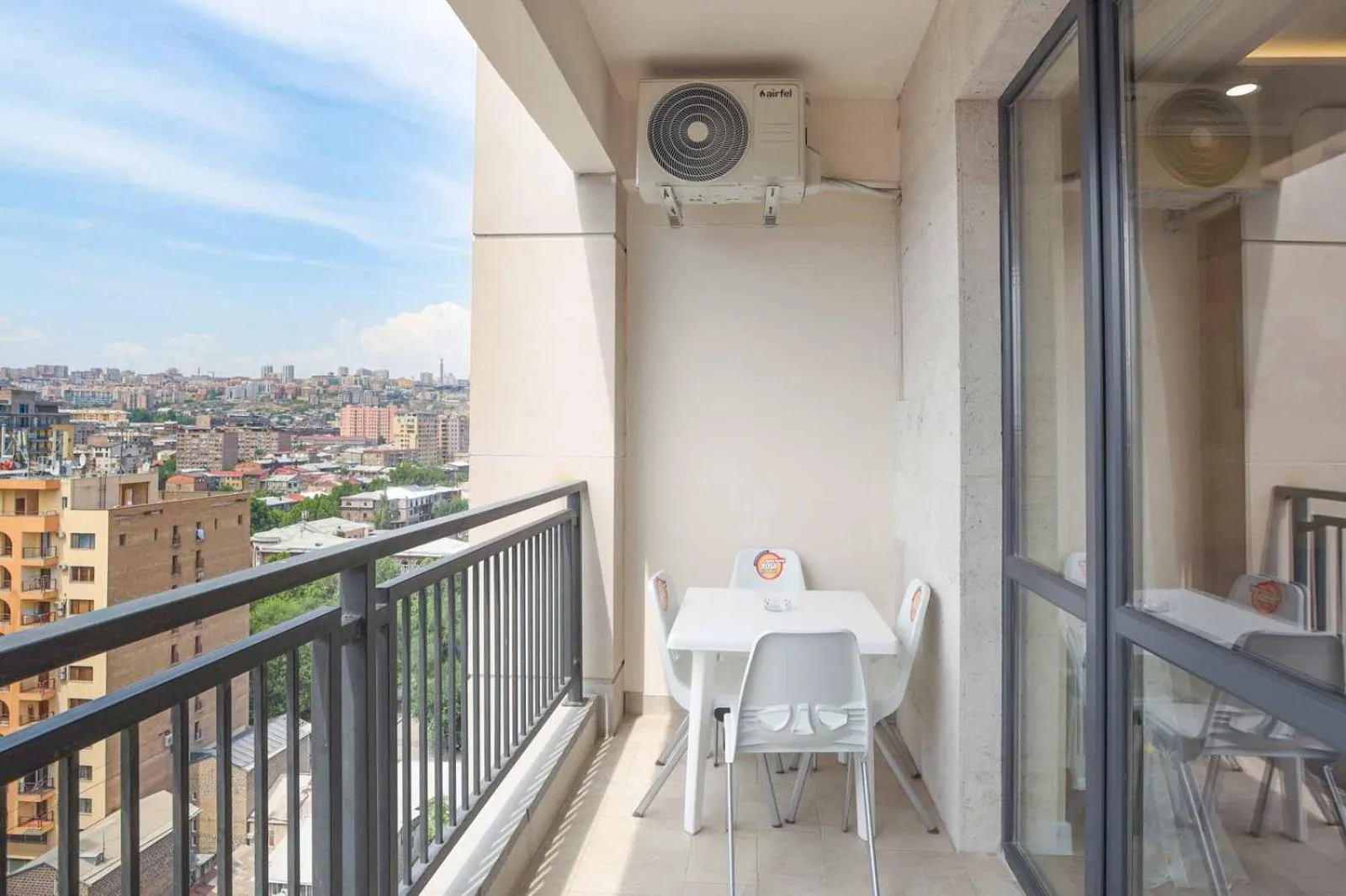 Balcony/Terrace in Apart-hotel on Koghbatsi 16