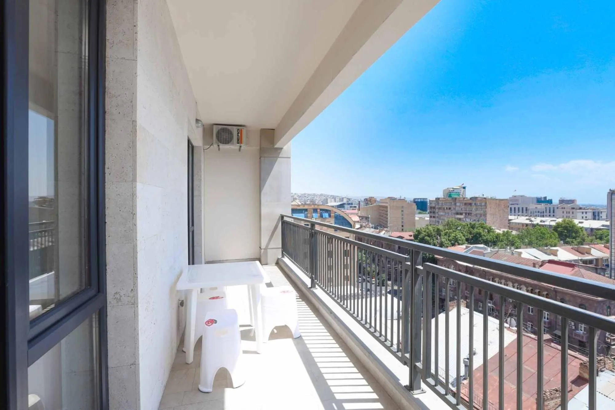 Balcony/Terrace in Apart-hotel on Koghbatsi 16