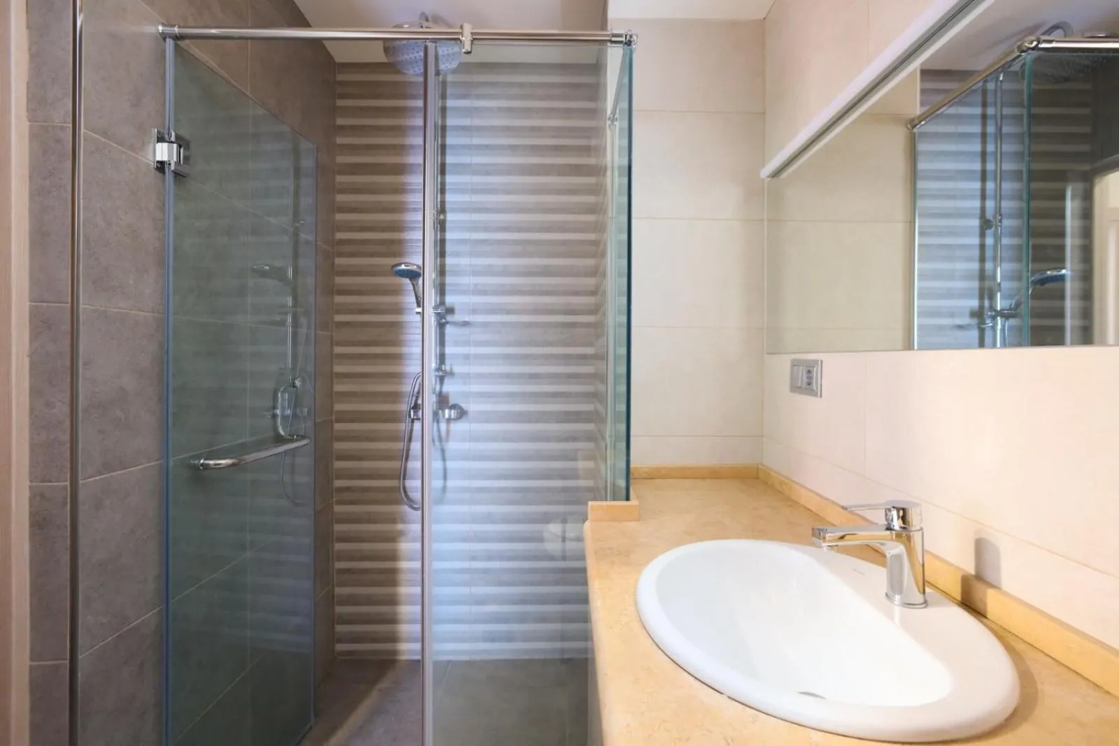 Shower in Apart-hotel on Koghbatsi 16