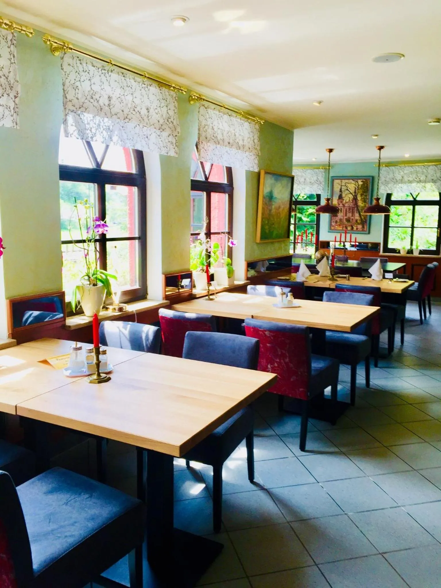 Restaurant/places to eat in Landhotel am Wenzelbach