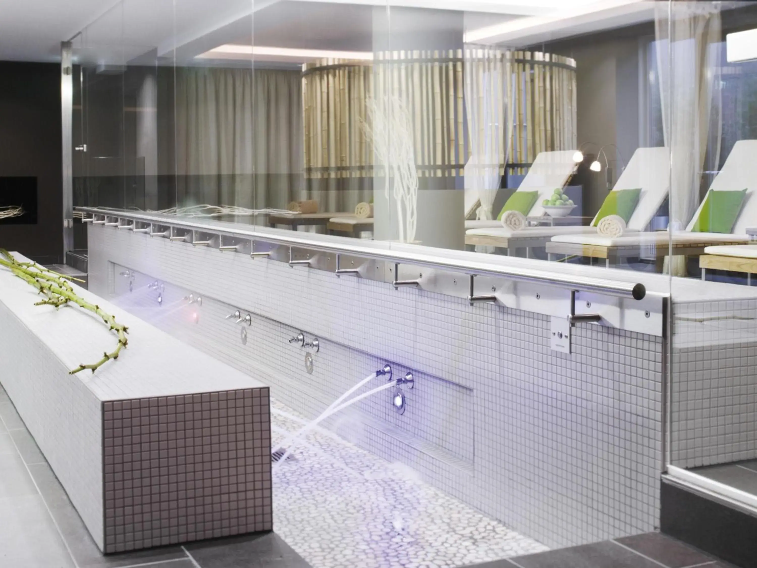 Spa and wellness centre/facilities in Mövenpick Hotel Stuttgart Airport Spa and wellness centre/facilities in Mövenpick Hotel Stuttgart Airport