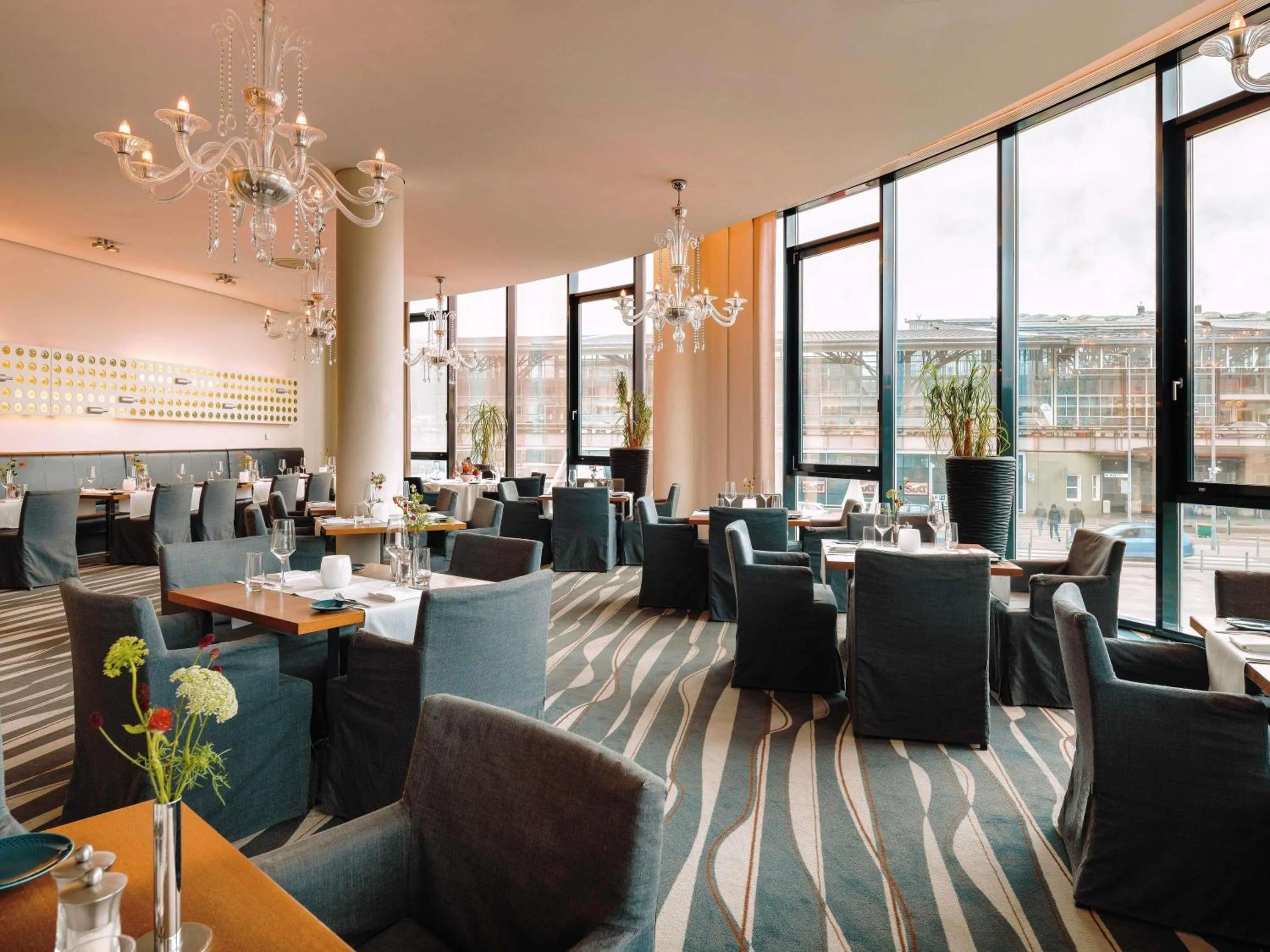 Restaurant/places to eat in Mövenpick Hotel Stuttgart Airport