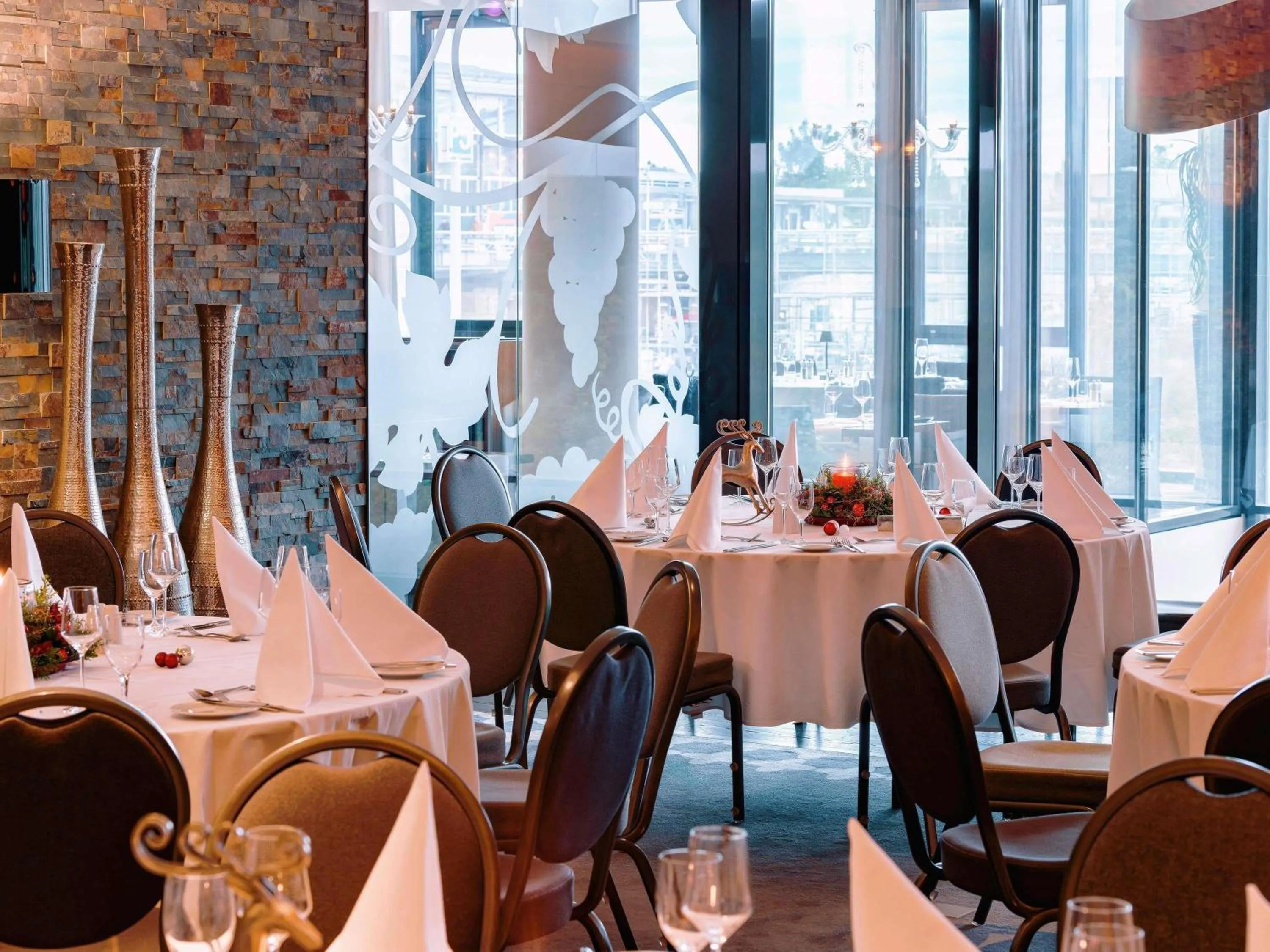 Restaurant/places to eat in Mövenpick Hotel Stuttgart Airport