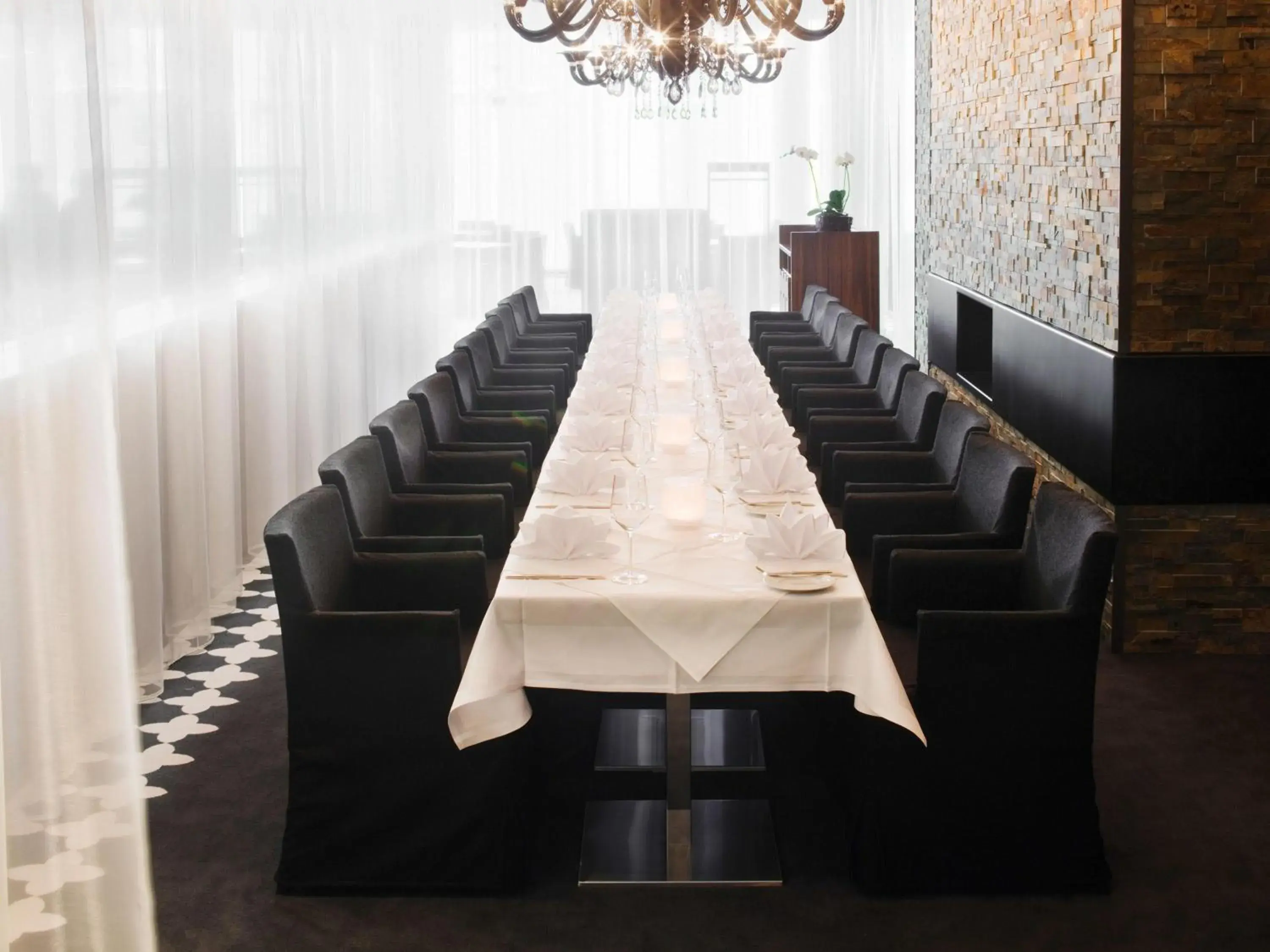 Restaurant/places to eat in Mövenpick Hotel Stuttgart Airport Restaurant/places to eat in Mövenpick Hotel Stuttgart Airport