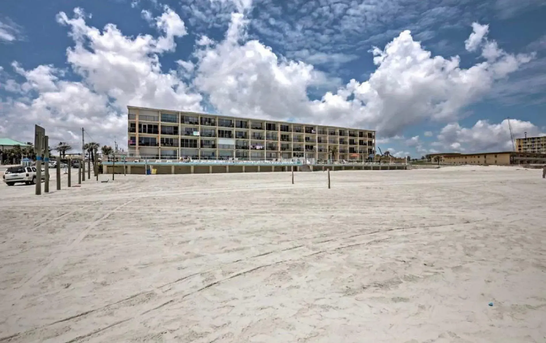 Beach, Property Building in Daytona Inn Beach Resort