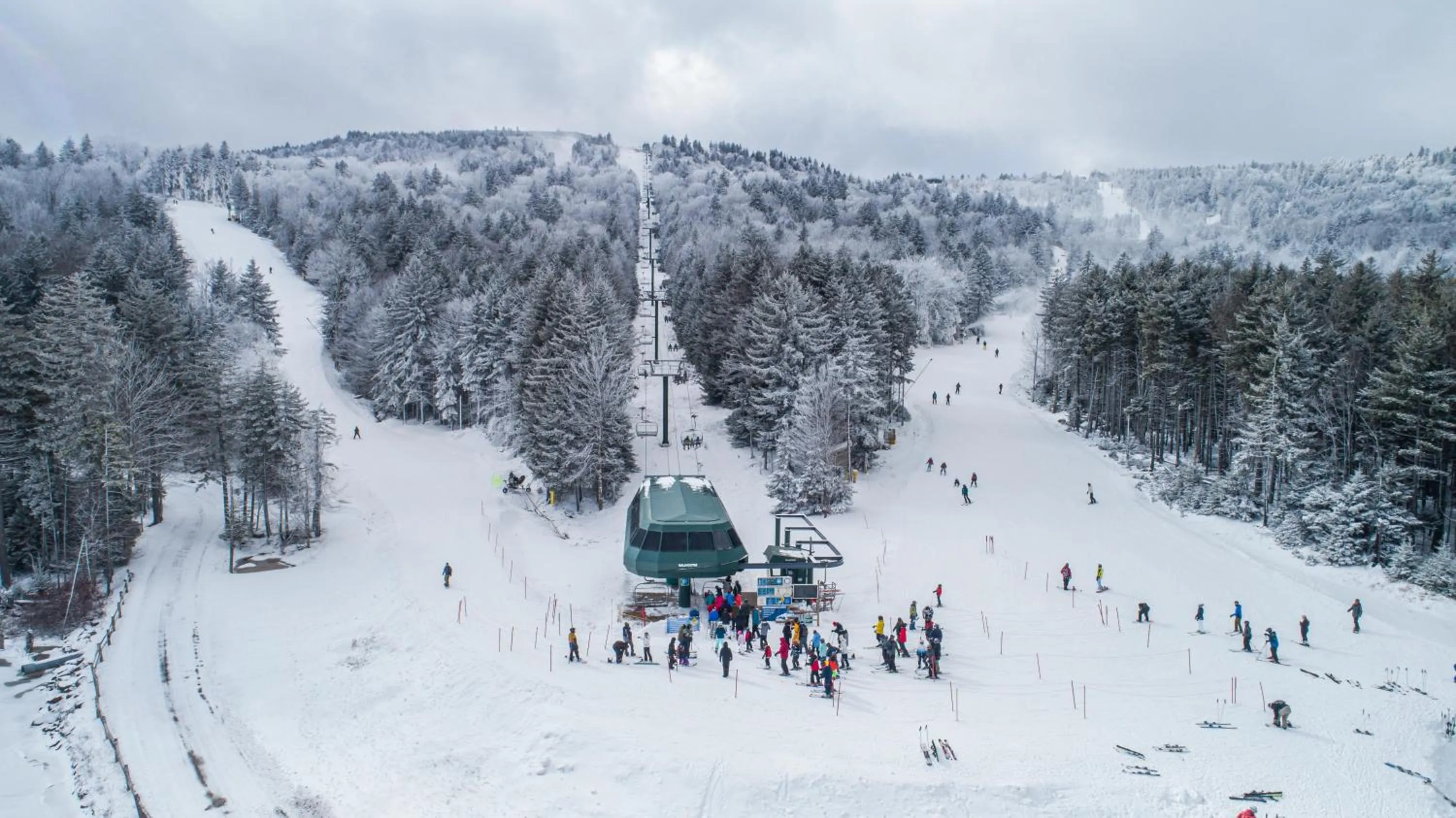 Property building in Stroll to Slopes, Village Area, Ski in-out MtLodge 294