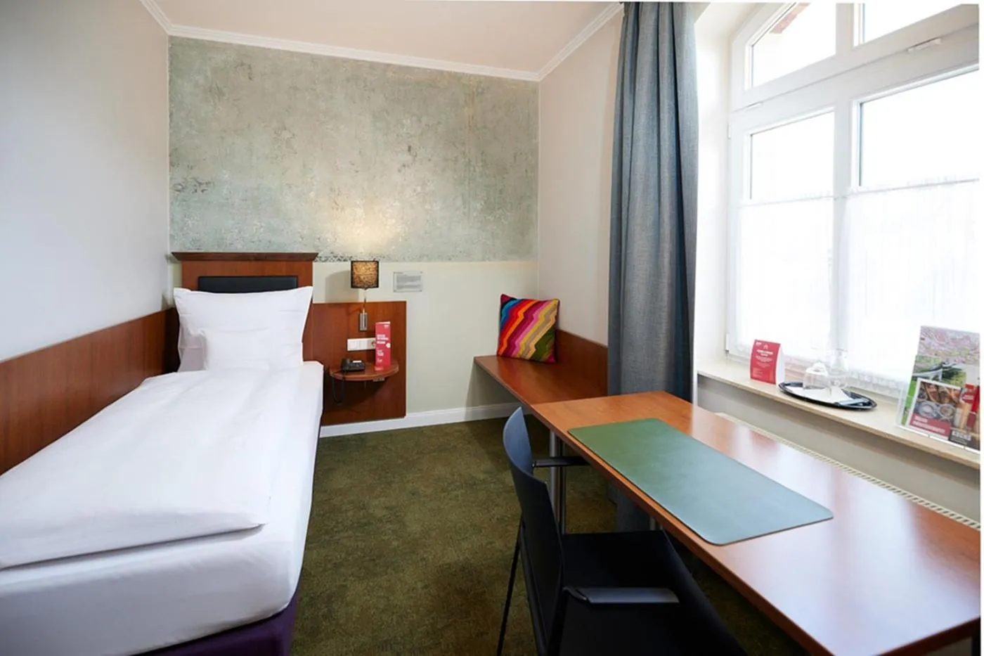 Bedroom, Bed in Kochs Stadthotel