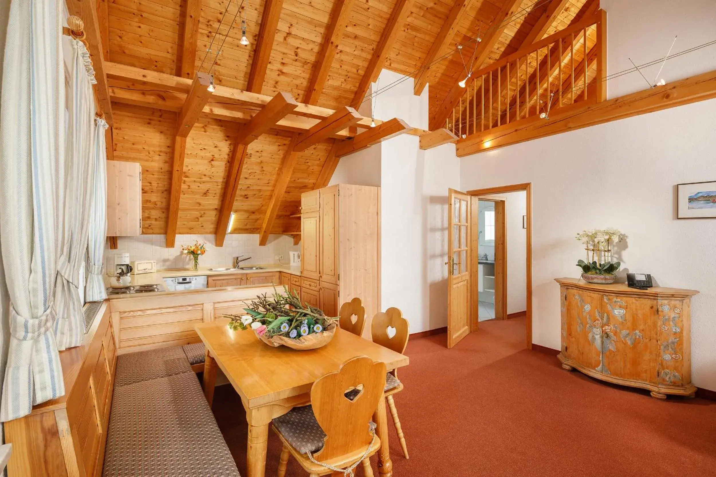 Kitchen or kitchenette, Dining Area in Kneipp-Kurhotel Steinle