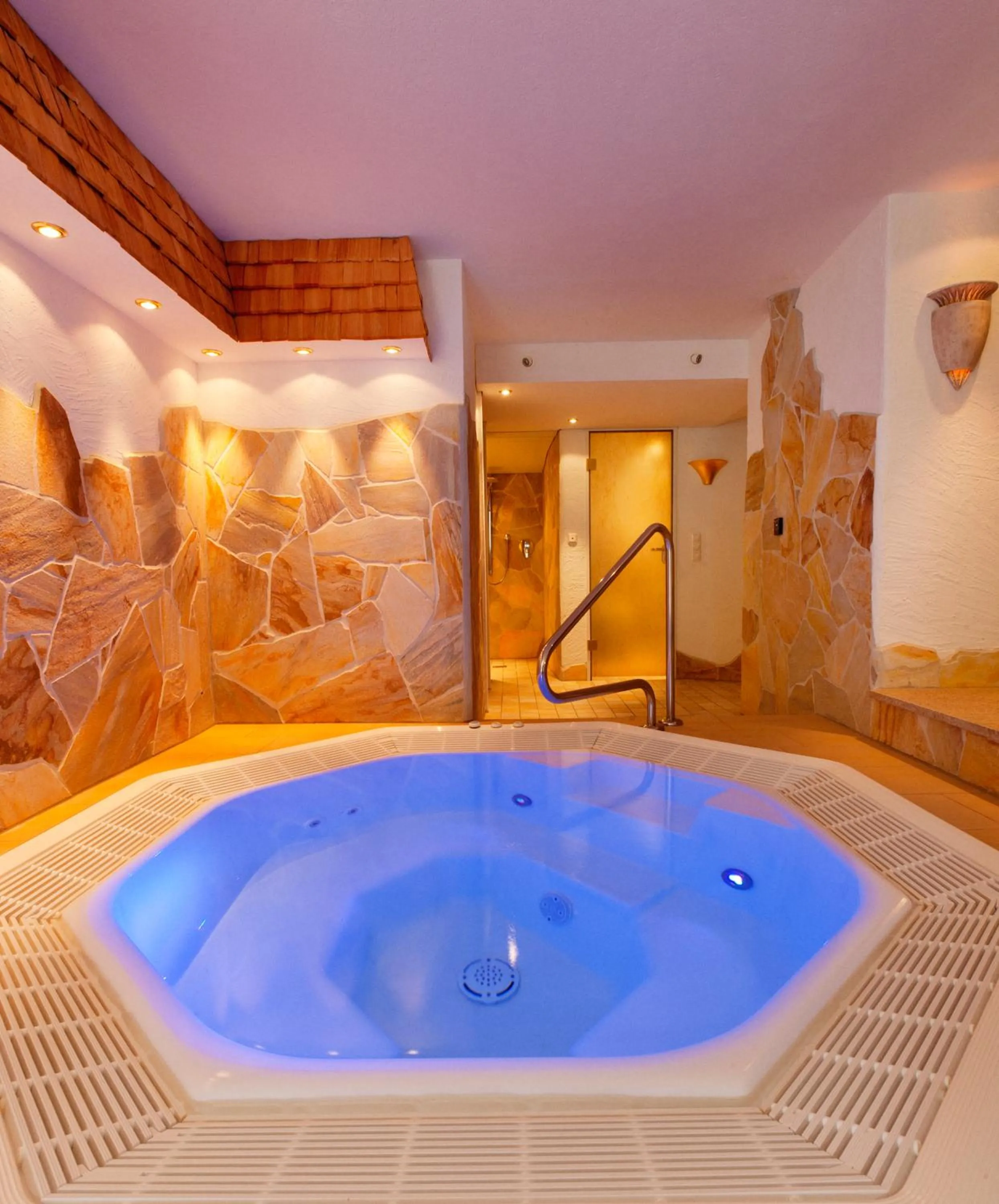 Hot Tub in Kneipp-Kurhotel Steinle