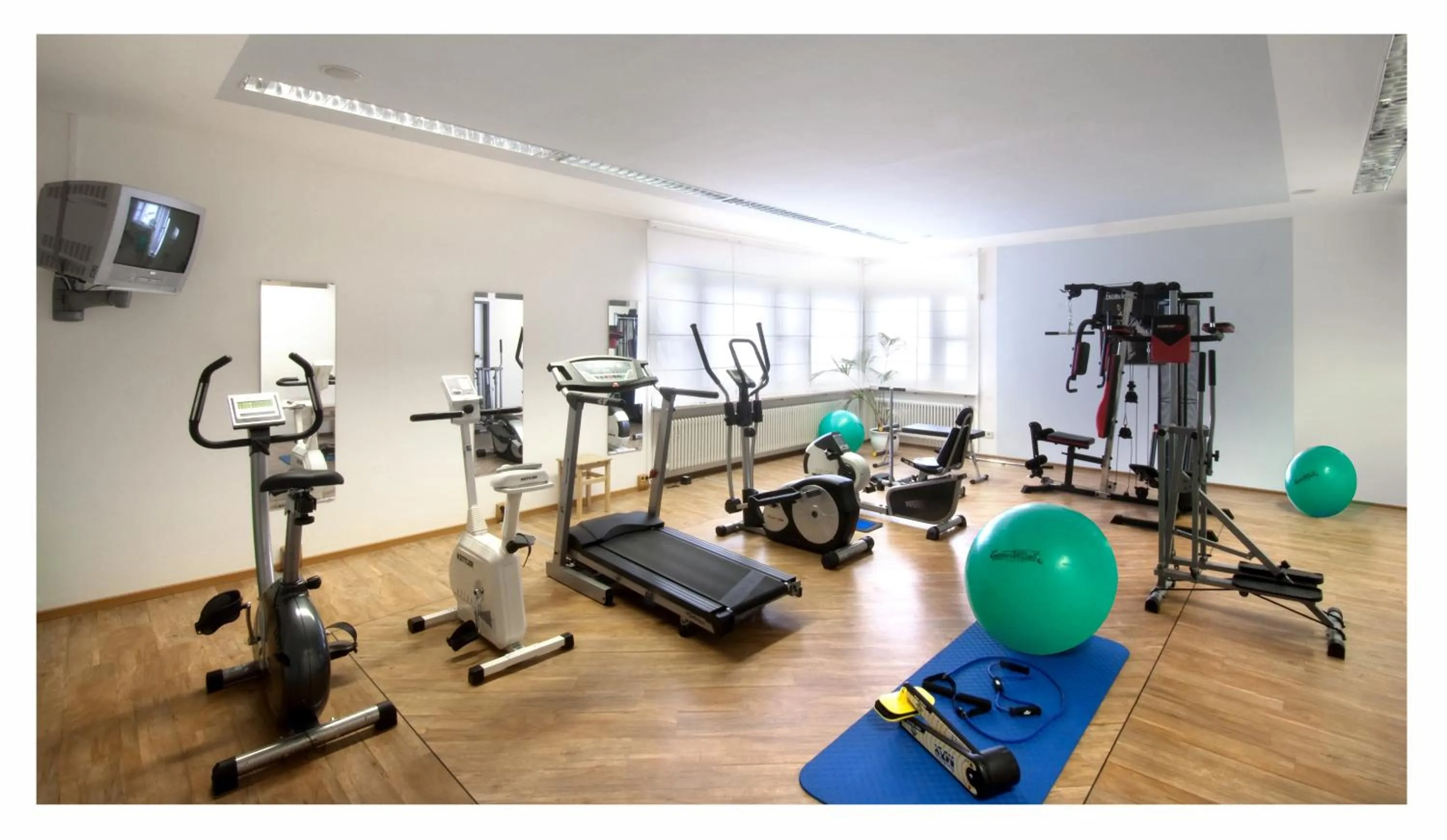 Fitness centre/facilities in BurgStadt-Hotel