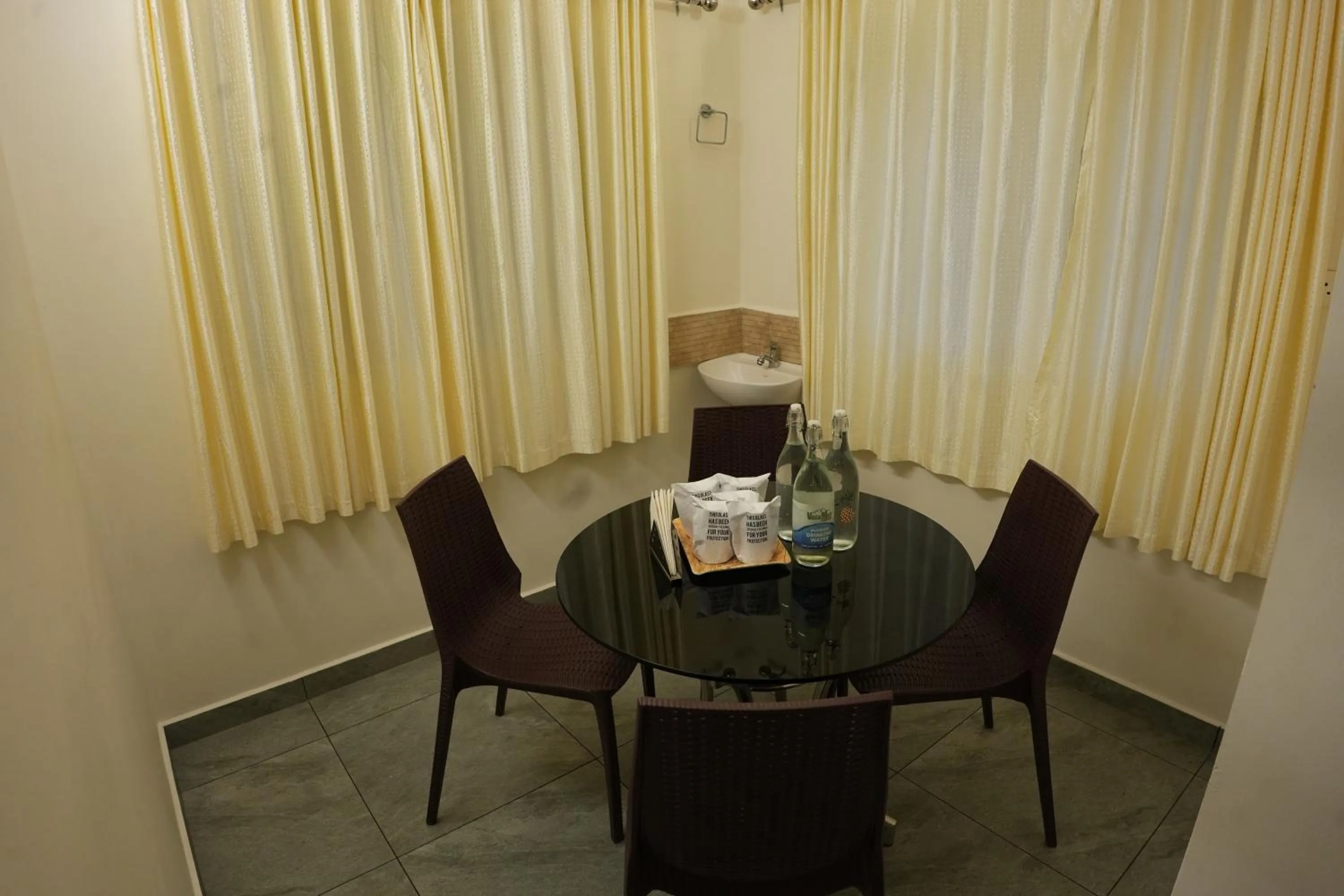 Dining area in Vaga Mist Resort Vagamon