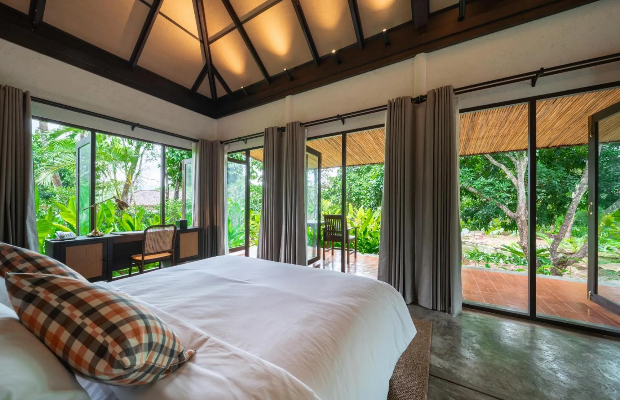 Bed in Phapok Eco Resort