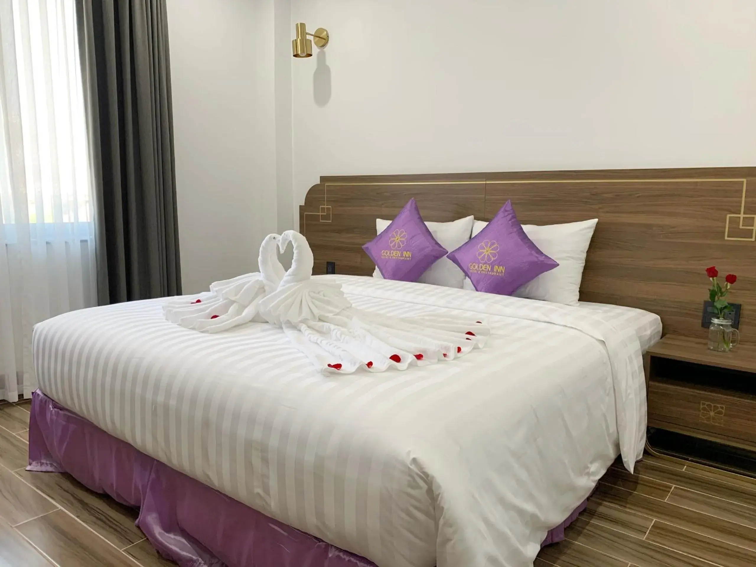 Bed in Golden Inn Hotel Bed in Golden Inn Hotel