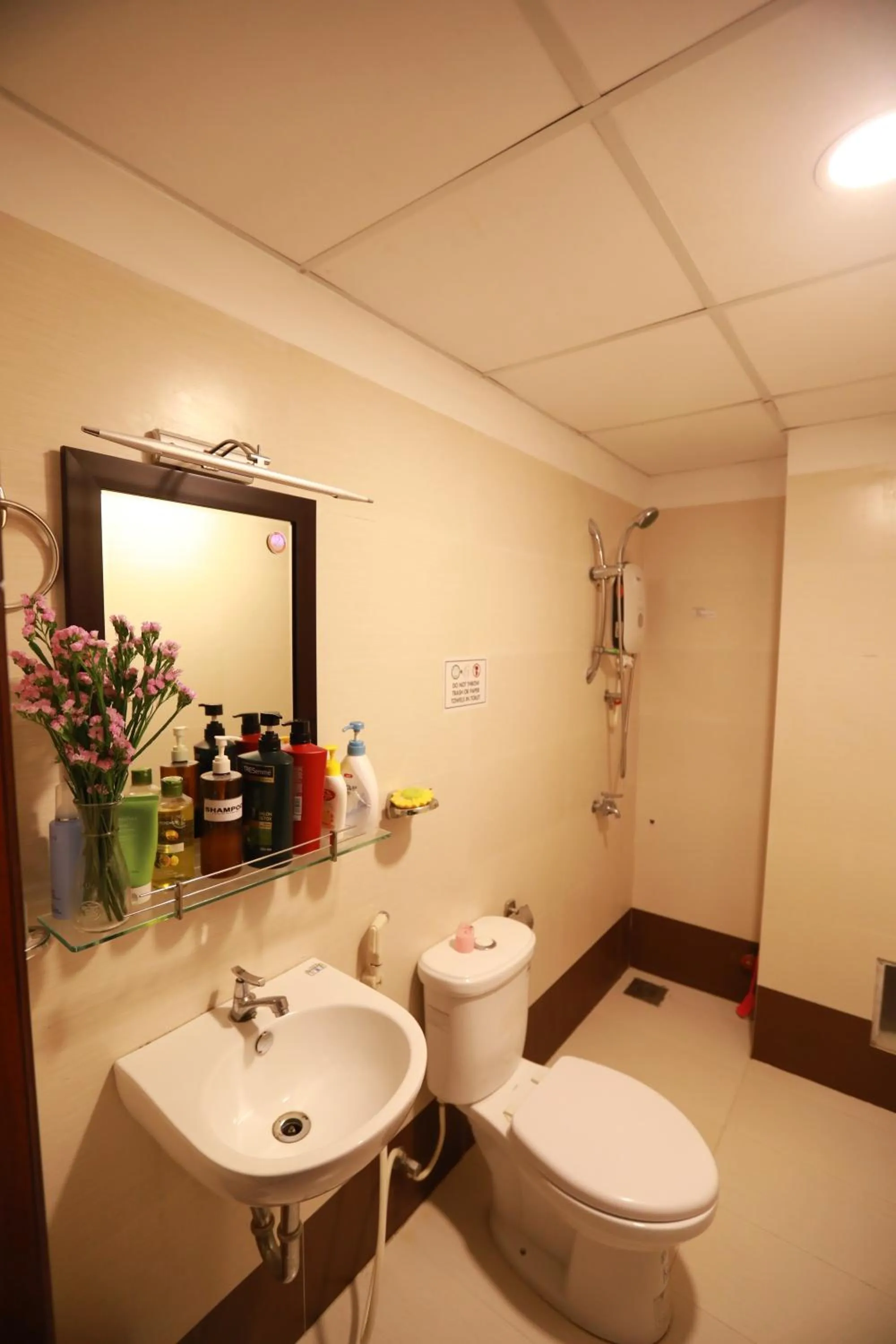 Bathroom in Du Homestay 1